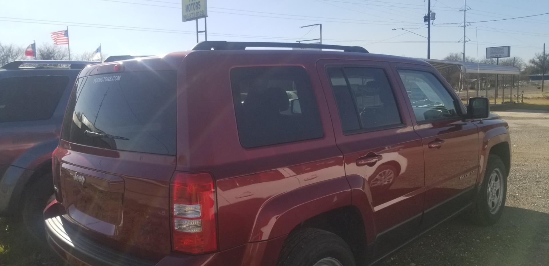 2013 MAROON Jeep Patriot Sport 4WD (1C4NJRBB1DD) with an 2.4L L4 DOHC 16V engine, CVT OR 5-SPEED MANUAL transmission, located at 533 S Seven Points BLVD, Seven Points, TX, 75143, (430) 255-4030, 32.313999, -96.209351 - Photo#2