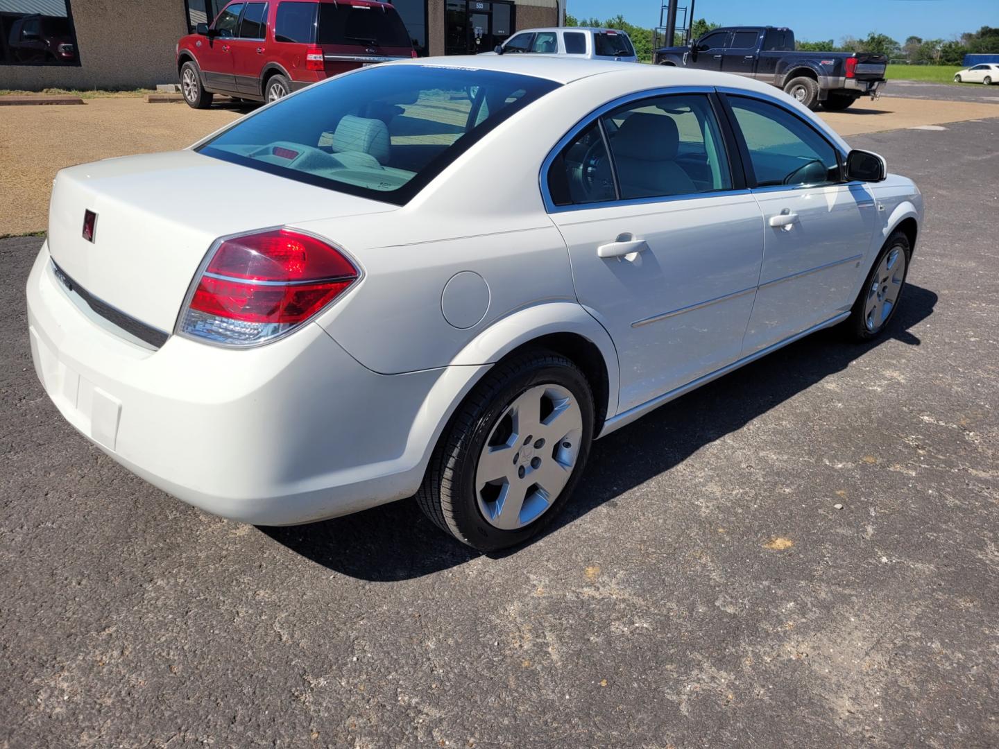 2007 WHITE SATURN AURA XE (1G8ZS57N37F) with an 3.5L V6 12V OHV engine, 4-SPEED AUTOMATIC transmission, located at 533 S Seven Points BLVD, Seven Points, TX, 75143, (430) 255-4030, 32.313999, -96.209351 - Photo#2