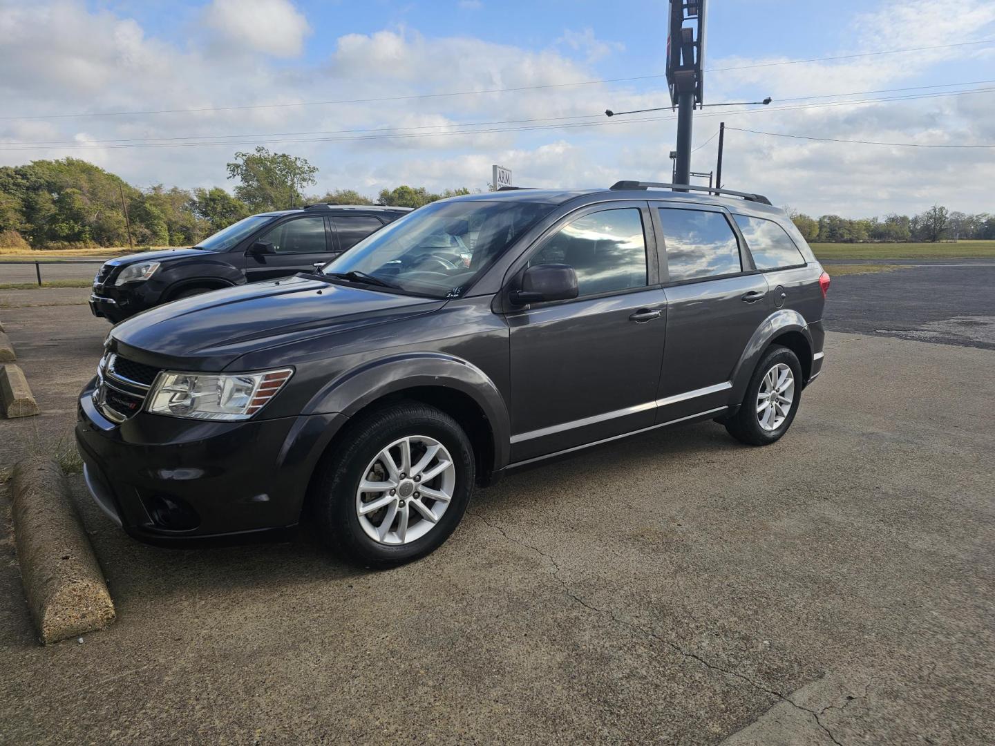 2015 GRAY DODGE JOURNEY SXT (3C4PDCBG2FT) with an 3.6L V6 DOHC 24V engine, 6-SPEED AUTOMATIC transmission, located at 607 S Seven Points BLVD, Seven Points, TX, 75143, (430) 255-4030, 32.313934, -96.207932 - Photo#0