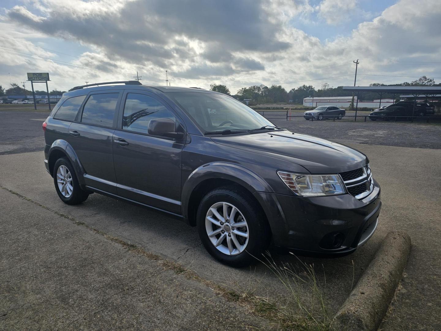 2015 GRAY DODGE JOURNEY SXT (3C4PDCBG2FT) with an 3.6L V6 DOHC 24V engine, 6-SPEED AUTOMATIC transmission, located at 607 S Seven Points BLVD, Seven Points, TX, 75143, (430) 255-4030, 32.313934, -96.207932 - Photo#1