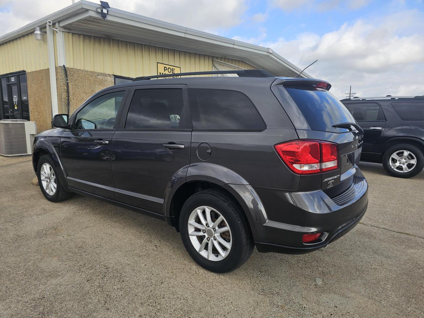 2015 GRAY DODGE JOURNEY SXT (3C4PDCBG2FT) with an 3.6L V6 DOHC 24V engine, 6-SPEED AUTOMATIC transmission, located at 607 S Seven Points BLVD, Seven Points, TX, 75143, (430) 255-4030, 32.313934, -96.207932 - Photo#4