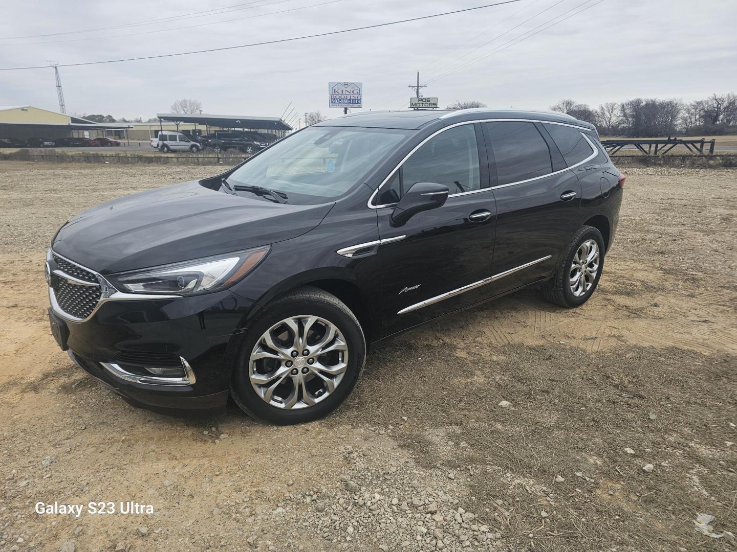 2018 BLACK BUICK ENCLAVE Avenir AWD (5GAEVCKW9JJ) with an 3.6L V6 DOHC 24V engine, 9-SPEED AUTOMATIC transmission, located at 533 S Seven Points BLVD, Seven Points, TX, 75143, (430) 255-4030, 32.313999, -96.209351 - Photo#0