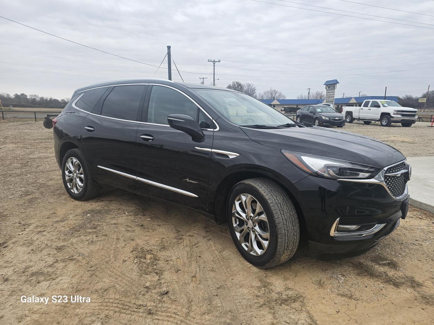 2018 BLACK BUICK ENCLAVE Avenir AWD (5GAEVCKW9JJ) with an 3.6L V6 DOHC 24V engine, 9-SPEED AUTOMATIC transmission, located at 533 S Seven Points BLVD, Seven Points, TX, 75143, (430) 255-4030, 32.313999, -96.209351 - Photo#1