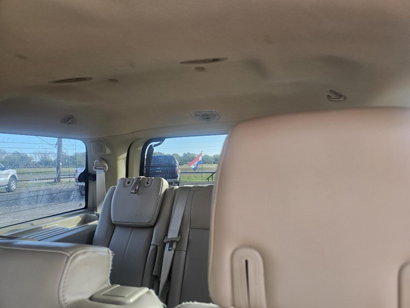 2015 WHITE FORD EXPEDITION Limited 4WD (1FMJU2AT2FE) with an 3.5L V6 DOHC 24V FFV engine, 6-SPEED AUTOMATIC transmission, located at 607 S Seven Points BLVD, Seven Points, TX, 75143, (430) 255-4030, 32.313934, -96.207932 - Photo#6