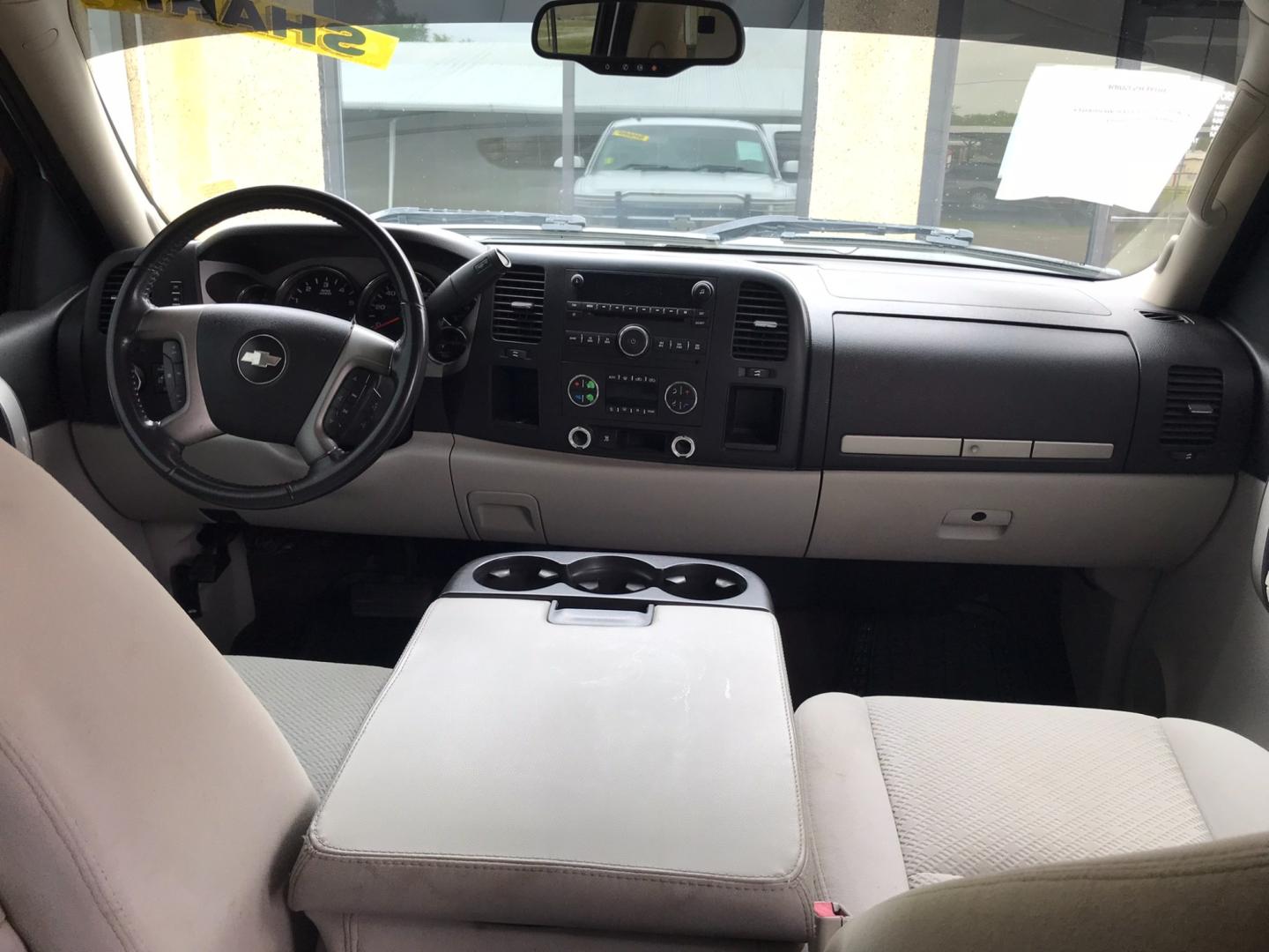 2008 WHITE CHEVROLET SILVERADO 1500 LS Crew Cab 2WD (3GCEC13J38G) with an 5.3L V8 OHV 16V engine, 4-SPEED AUTOMATIC transmission, located at 533 S Seven Points BLVD, Seven Points, TX, 75143, (430) 255-4030, 32.313999, -96.209351 - Photo#3