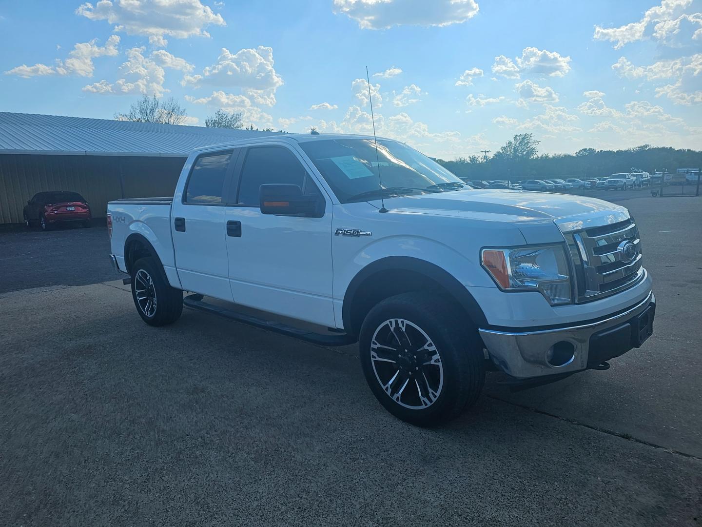 2012 WHITE FORD F-150 XLT SuperCrew 6.5-ft. Bed 4WD (1FTFW1EF5CK) with an 5.0L V8 engine, 6-SPEED AUTOMATIC transmission, located at 533 S Seven Points BLVD, Seven Points, TX, 75143, (430) 255-4030, 32.313999, -96.209351 - Photo#1