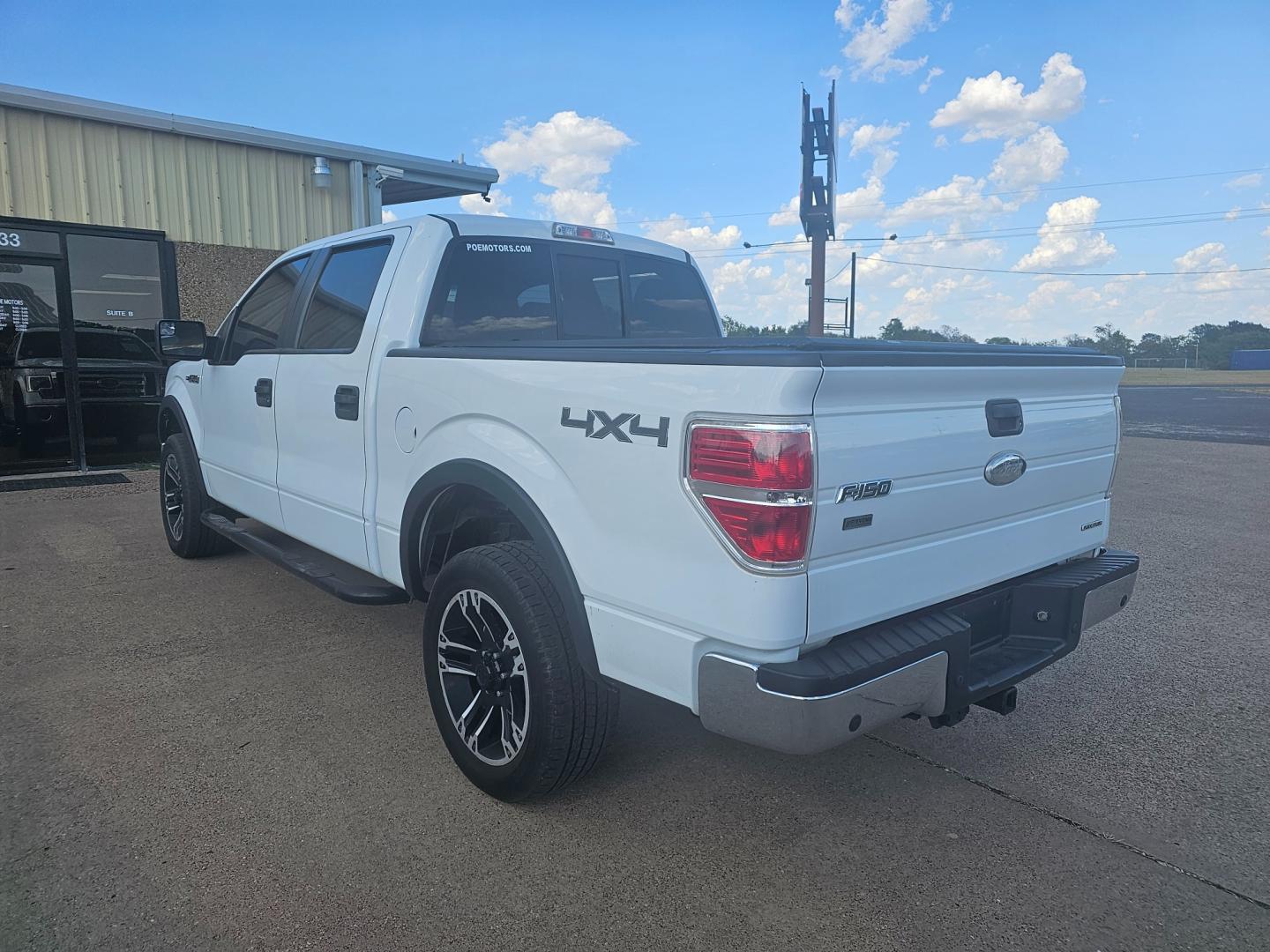 2012 WHITE FORD F-150 XLT SuperCrew 6.5-ft. Bed 4WD (1FTFW1EF5CK) with an 5.0L V8 engine, 6-SPEED AUTOMATIC transmission, located at 533 S Seven Points BLVD, Seven Points, TX, 75143, (430) 255-4030, 32.313999, -96.209351 - Photo#3