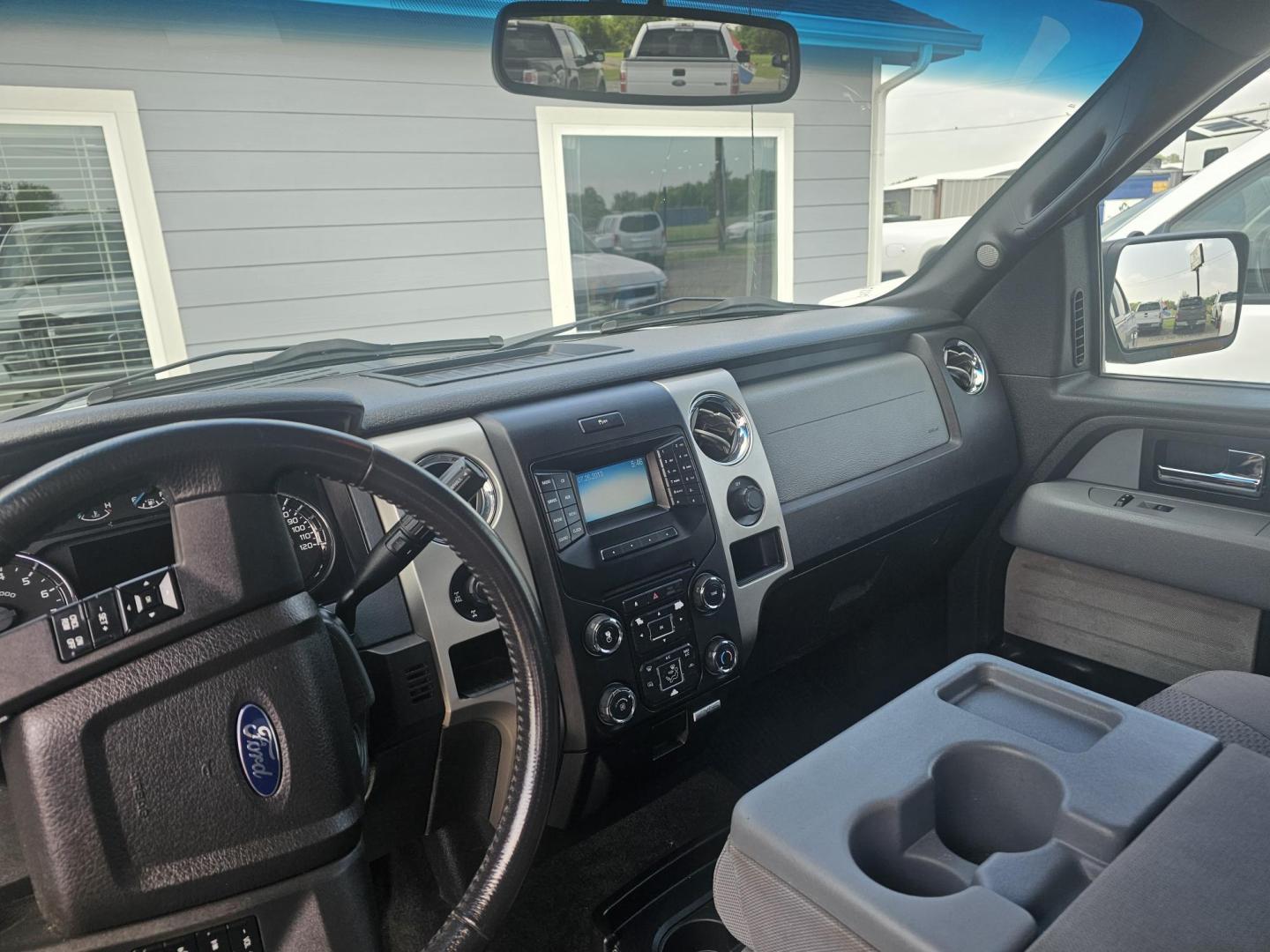 2013 SILVER FORD F-150 XLT SuperCrew 6.5-ft. Bed 4WD (1FTFW1ET8DK) with an 3.5L V6 TURBO engine, 6-SPEED AUTOMATIC transmission, located at 607 S Seven Points BLVD, Seven Points, TX, 75143, (430) 255-4030, 32.313934, -96.207932 - Photo#3