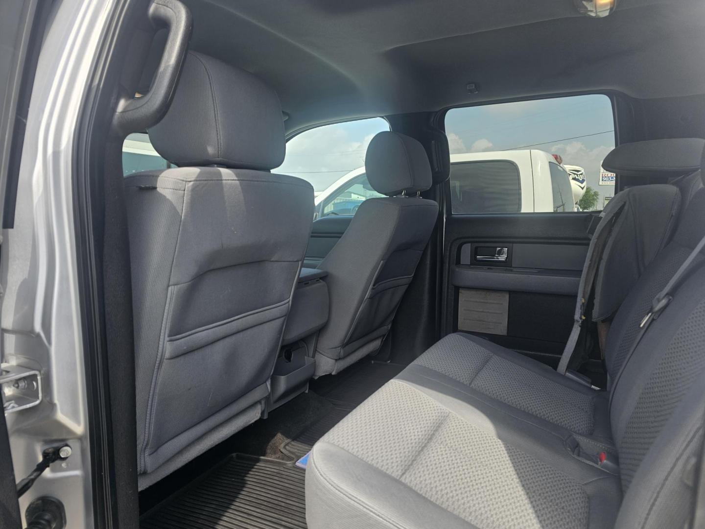 2013 SILVER FORD F-150 XLT SuperCrew 6.5-ft. Bed 4WD (1FTFW1ET8DK) with an 3.5L V6 TURBO engine, 6-SPEED AUTOMATIC transmission, located at 607 S Seven Points BLVD, Seven Points, TX, 75143, (430) 255-4030, 32.313934, -96.207932 - Photo#4