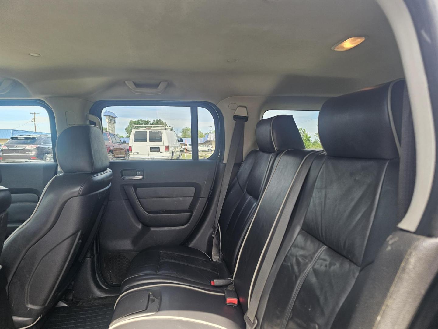 2008 BLACK /BLACK HUMMER H3 Base (5GTEN13E088) with an 3.7L L5 DOHC 20V engine, 4-SPEED AUTOMATIC OR 5-SPEED MANUAL transmission, located at 607 S Seven Points BLVD, Seven Points, TX, 75143, (430) 255-4030, 32.313934, -96.207932 - Photo#5
