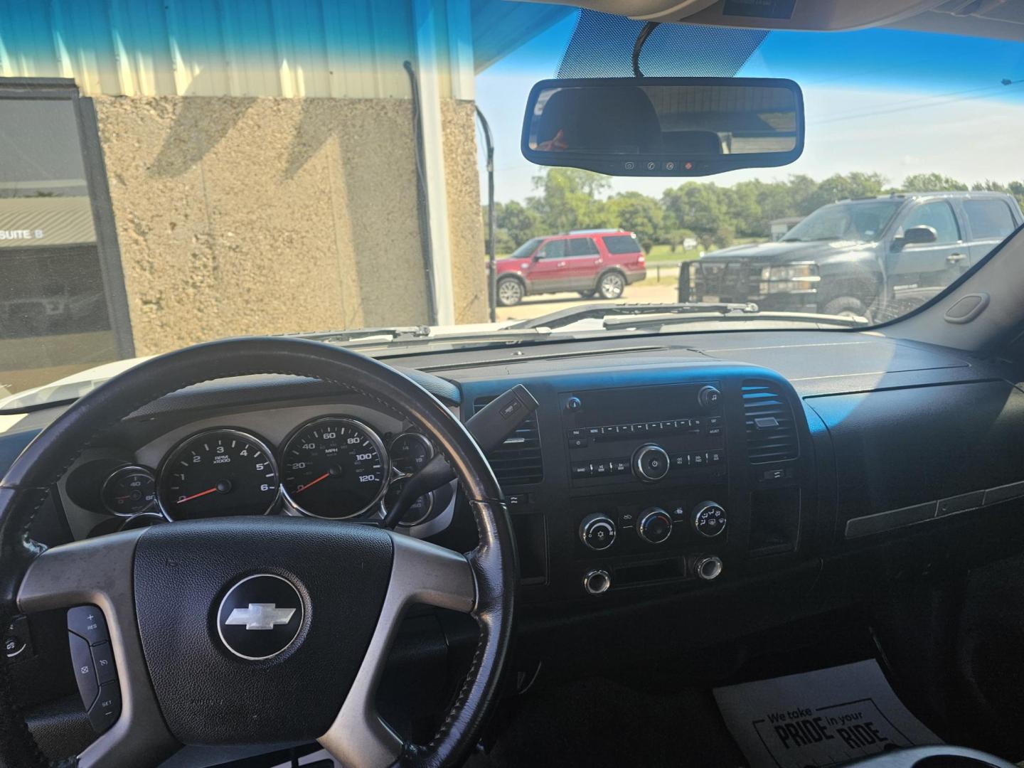 2008 WHITE Chevrolet Silverado 1500 LT1 Ext. Cab Long Box 2WD (1GCEC19098Z) with an 5.3L V8 OHV 16V FFV engine, 4-Speed Automatic Overdrive transmission, located at 533 S Seven Points BLVD, Seven Points, TX, 75143, (430) 255-4030, 32.313999, -96.209351 - Photo#4