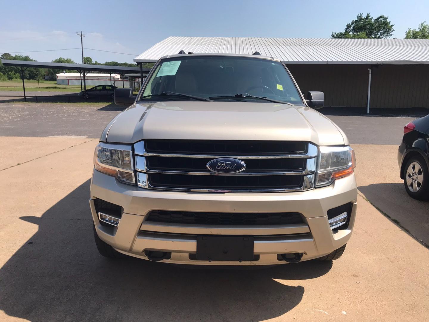 2017 GOLD Ford Expedition XLT 4WD (1FMJU1JT4HE) with an 3.5L V6 DOHC 24V FFV engine, 6A transmission, located at 533 S Seven Points BLVD, Seven Points, TX, 75143, (430) 255-4030, 32.313999, -96.209351 - Photo#0