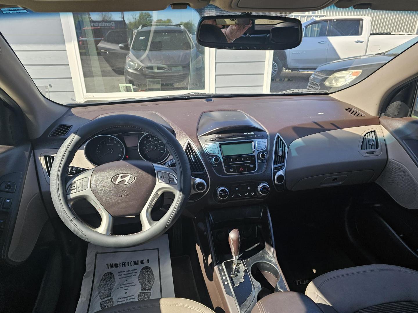 2012 BROWN Hyundai Tucson Limited 2WD (KM8JU3AC7CU) with an 2.4L L4 DOHC 16V engine, 6-Speed Automatic transmission, located at 607 S Seven Points BLVD, Seven Points, TX, 75143, (430) 255-4030, 32.313934, -96.207932 - Photo#4