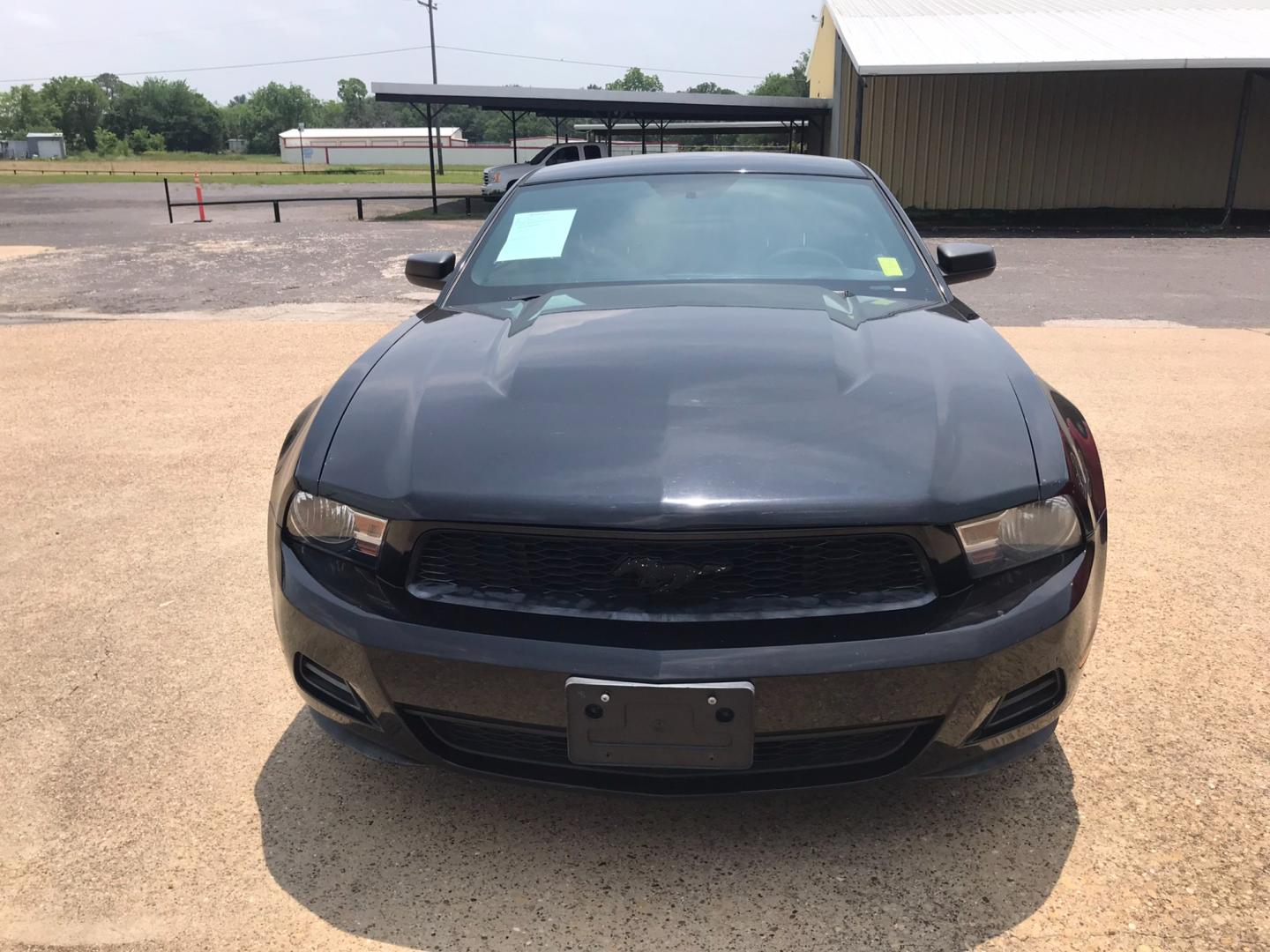 2010 BLACK Ford Mustang V6 Coupe (1ZVBP8AN0A5) with an 4.0L V6 OHC 12V engine, located at 533 S Seven Points BLVD, Seven Points, TX, 75143, (430) 255-4030, 32.313999, -96.209351 - Photo#1