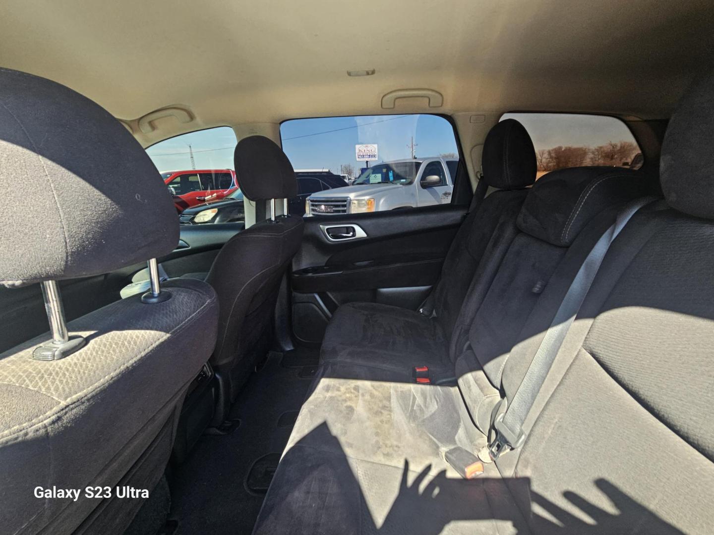 2015 SILVER Nissan Pathfinder SL 4WD (5N1AR2MMXFC) with an 3.5L V6 DOHC 24V engine, Continuously Variable Transmission transmission, located at 607 S Seven Points BLVD, Seven Points, TX, 75143, (430) 255-4030, 32.313934, -96.207932 - Photo#5