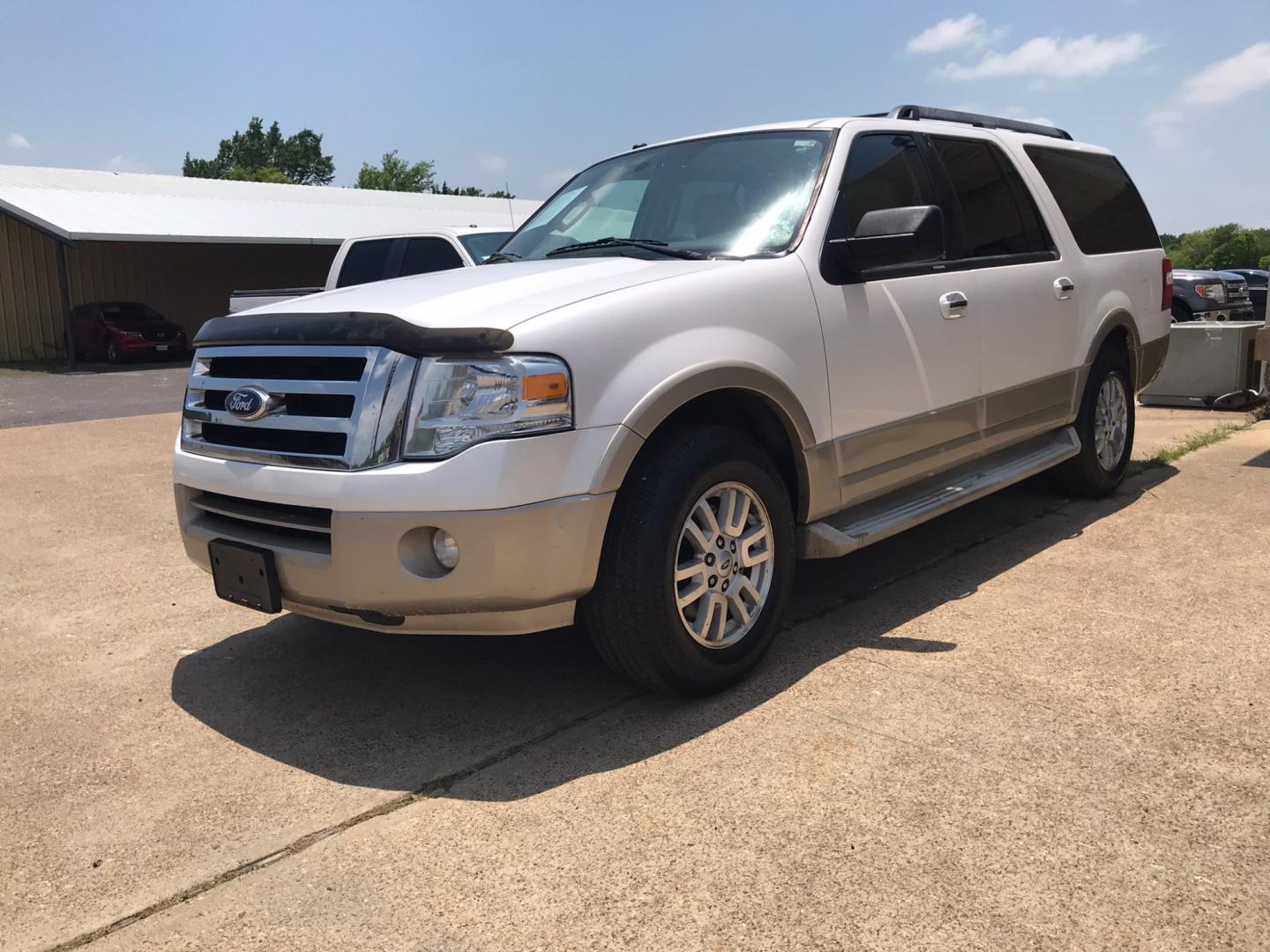 2010 WHITE Ford Expedition EL Eddie Bauer 2WD (1FMJK1H59AE) with an 5.4L V8 SOHC 16V engine, 6-Speed Automatic transmission, located at 533 S Seven Points BLVD, Seven Points, TX, 75143, (430) 255-4030, 32.313999, -96.209351 - Photo#0