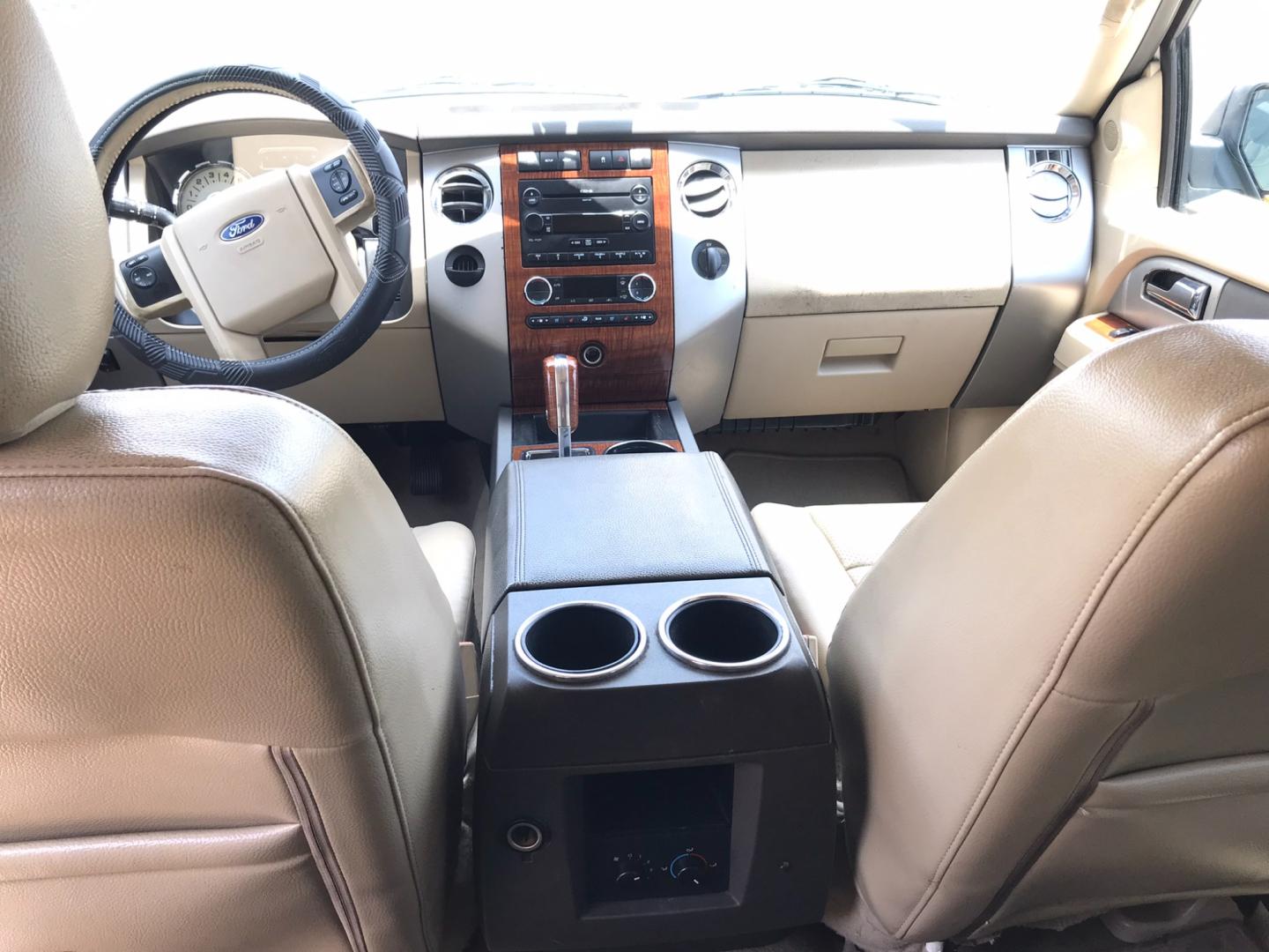 2010 WHITE Ford Expedition EL Eddie Bauer 2WD (1FMJK1H59AE) with an 5.4L V8 SOHC 16V engine, 6-Speed Automatic transmission, located at 533 S Seven Points BLVD, Seven Points, TX, 75143, (430) 255-4030, 32.313999, -96.209351 - Photo#5