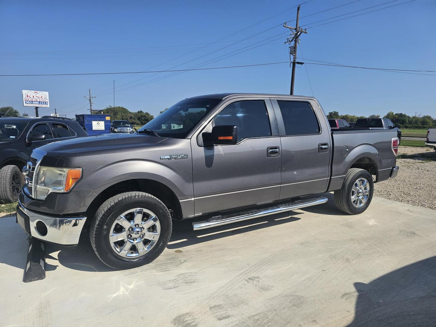 2013 GRAY Ford F-150 FX2 SuperCrew 5.5-ft. Bed 2WD (1FTFW1CFXDK) with an 5.0L V8 engine, 6-Speed Automatic transmission, located at 607 S Seven Points BLVD, Seven Points, TX, 75143, (430) 255-4030, 32.313934, -96.207932 - Photo#0