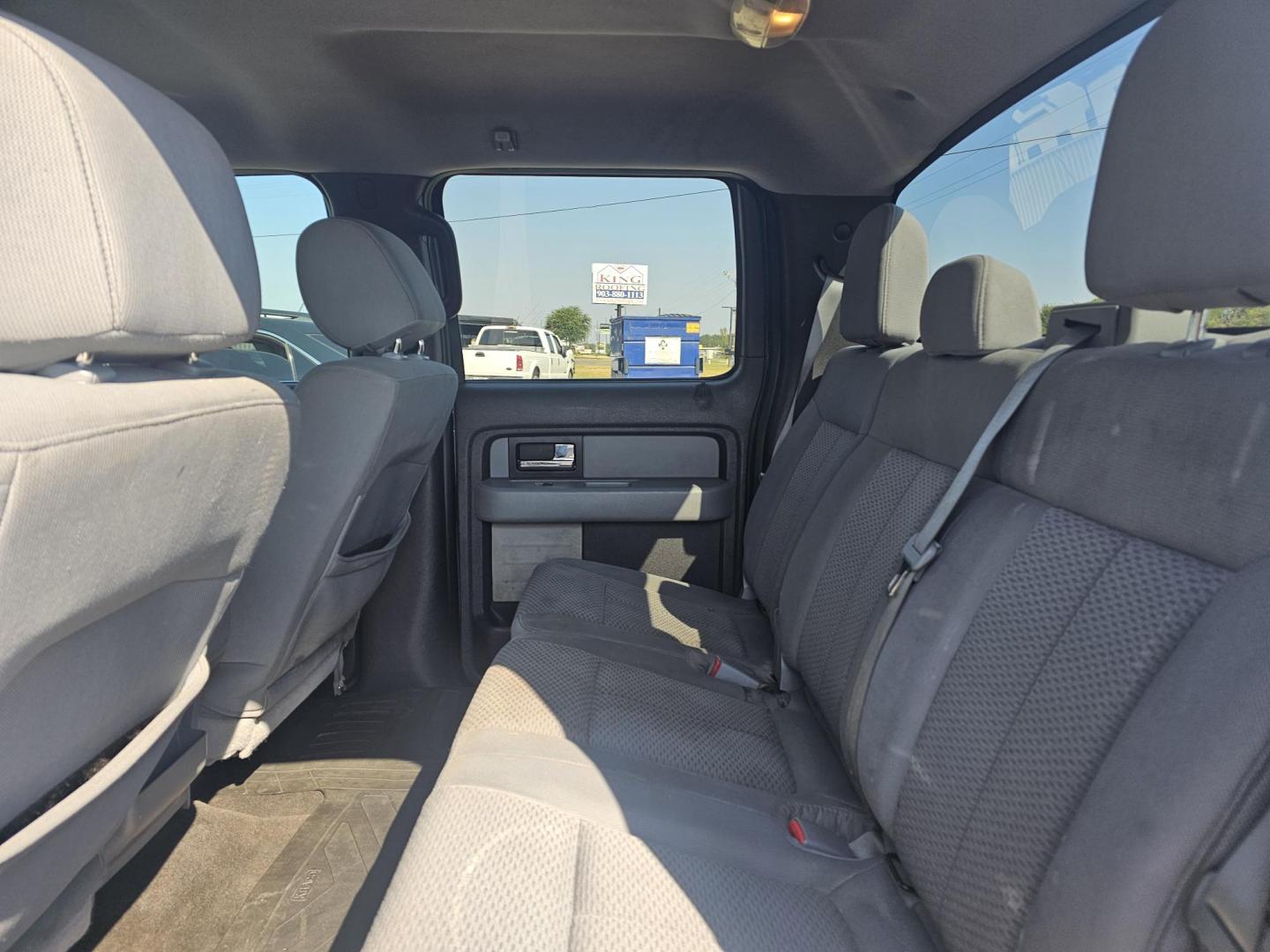 2013 GRAY Ford F-150 FX2 SuperCrew 5.5-ft. Bed 2WD (1FTFW1CFXDK) with an 5.0L V8 engine, 6-Speed Automatic transmission, located at 607 S Seven Points BLVD, Seven Points, TX, 75143, (430) 255-4030, 32.313934, -96.207932 - Photo#5