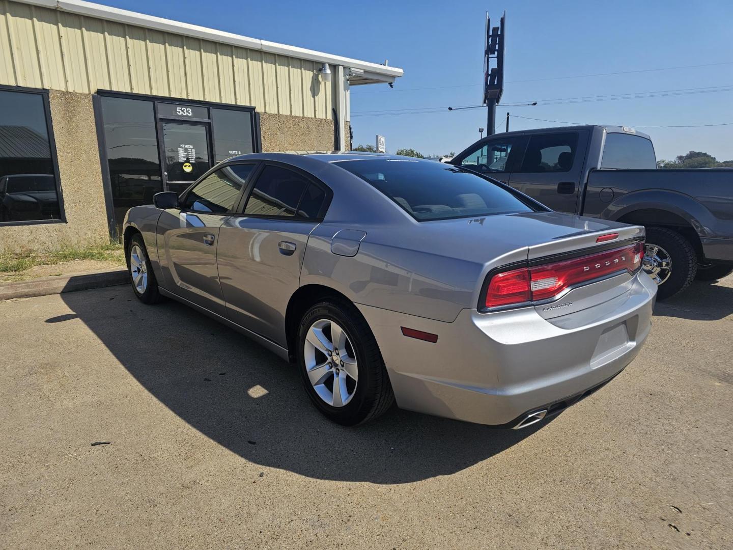 2013 SILVER Dodge Charger SE (2C3CDXBG1DH) with an 3.6L V6 DOHC 24V engine, 5-Speed Automatic transmission, located at 533 S Seven Points BLVD, Seven Points, TX, 75143, (430) 255-4030, 32.313999, -96.209351 - Photo#3