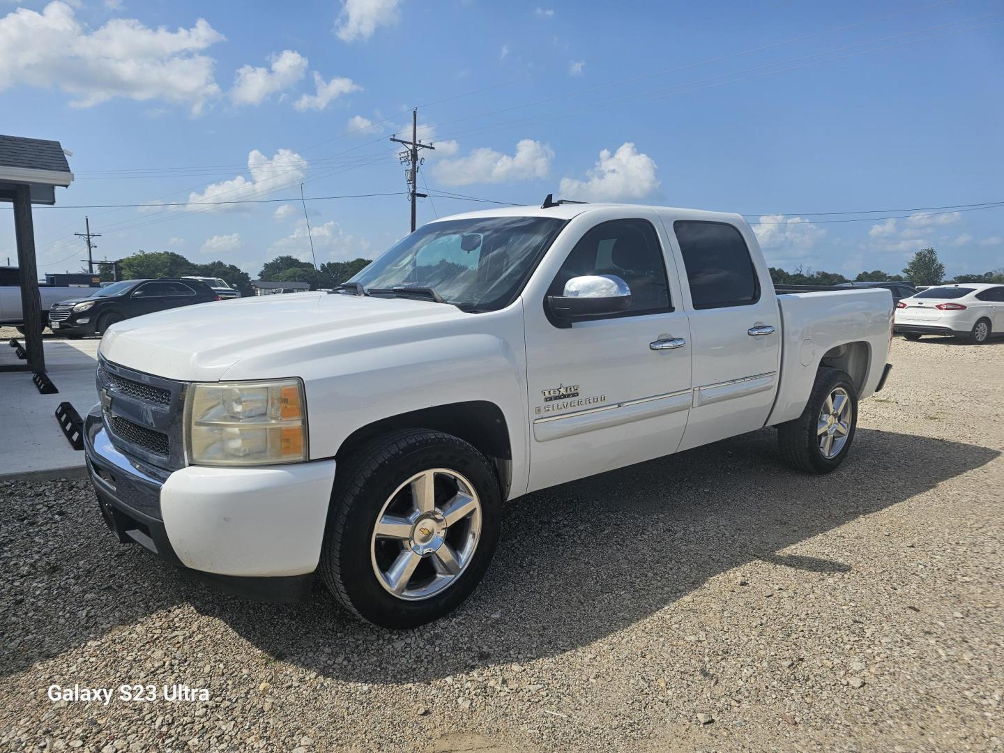 2009 WHITE Chevrolet Silverado 1500 LT1 Crew Cab 2WD (3GCEC230X9G) with an 5.3L V8 OHV 16V FFV engine, 4-Speed Automatic transmission, located at 607 S Seven Points BLVD, Seven Points, TX, 75143, (430) 255-4030, 32.313934, -96.207932 - Photo#0