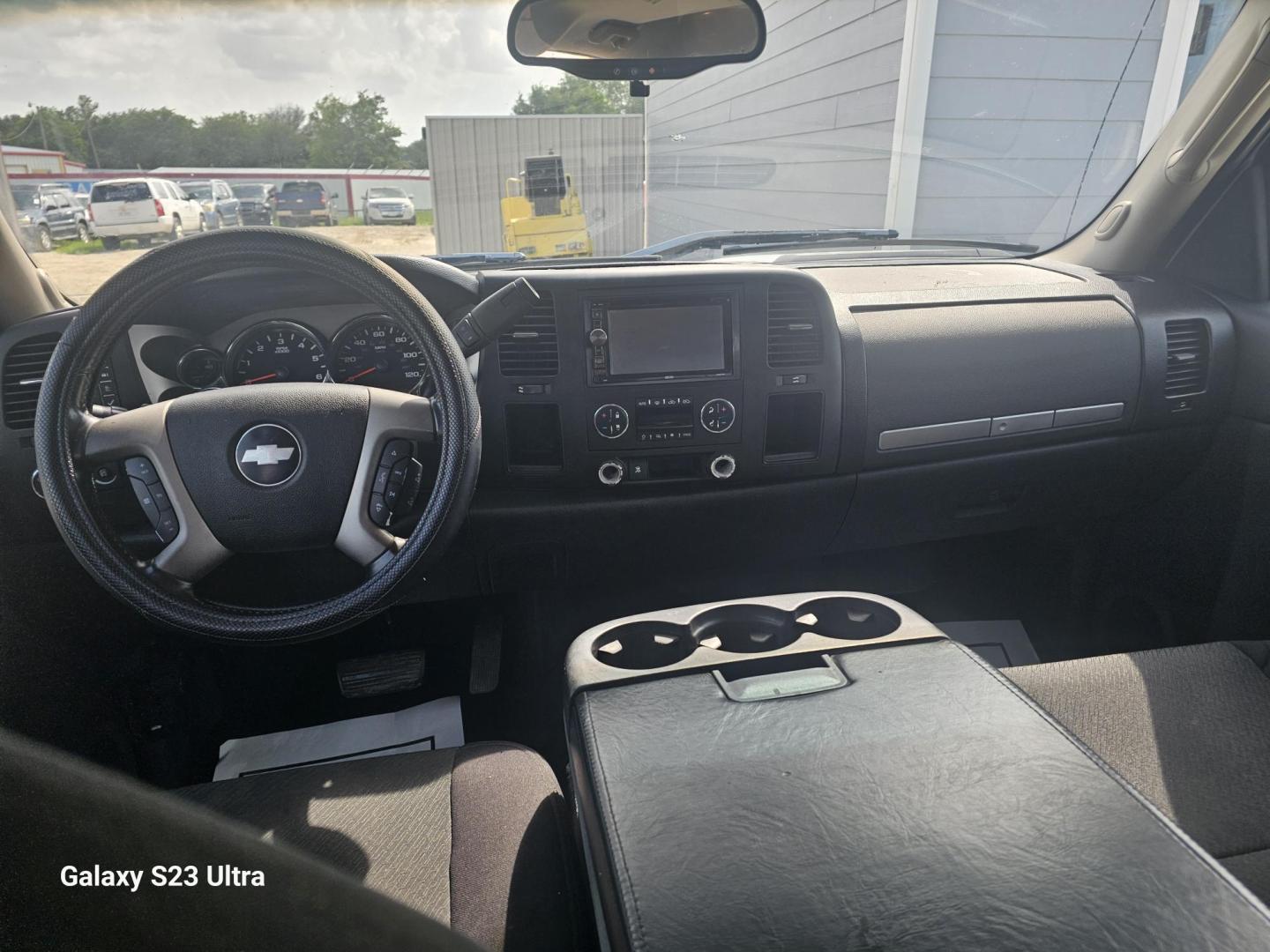 2009 WHITE Chevrolet Silverado 1500 LT1 Crew Cab 2WD (3GCEC230X9G) with an 5.3L V8 OHV 16V FFV engine, 4-Speed Automatic transmission, located at 607 S Seven Points BLVD, Seven Points, TX, 75143, (430) 255-4030, 32.313934, -96.207932 - Photo#4