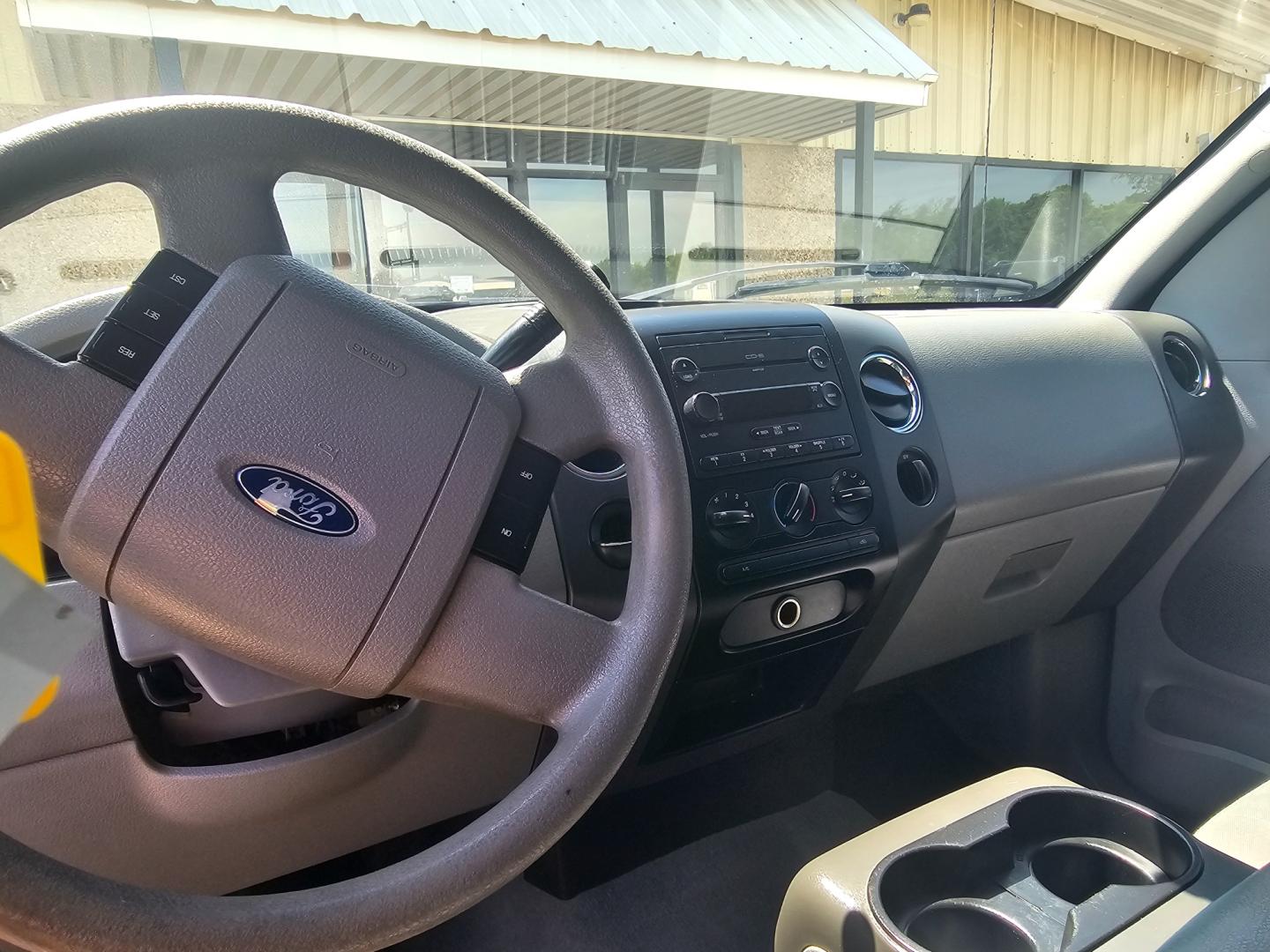 2007 SILVER Ford F-150 Lariat SuperCrew 2WD (1FTRW12W77K) with an 4.6L V8 SOHC 16V engine, 4-Speed Automatic Overdrive transmission, located at 533 S Seven Points BLVD, Seven Points, TX, 75143, (430) 255-4030, 32.313999, -96.209351 - Photo#4