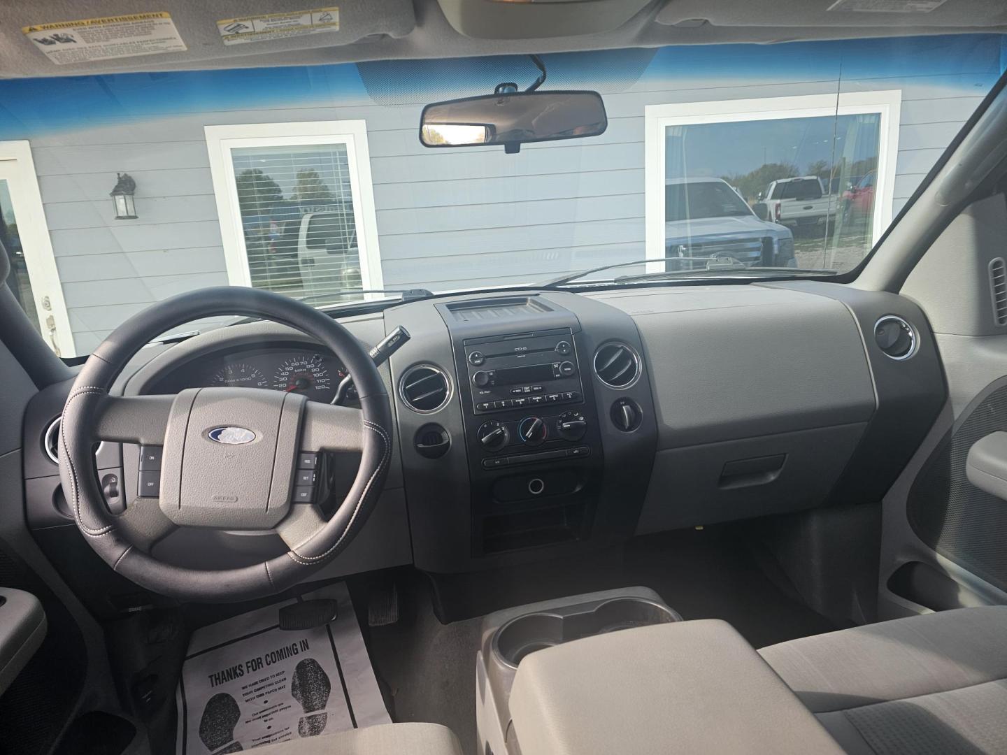 2007 SILVER Ford F-150 Lariat SuperCrew 2WD (1FTRW12W77K) with an 4.6L V8 SOHC 16V engine, 4-Speed Automatic Overdrive transmission, located at 607 S Seven Points BLVD, Seven Points, TX, 75143, (430) 255-4030, 32.313934, -96.207932 - Photo#4