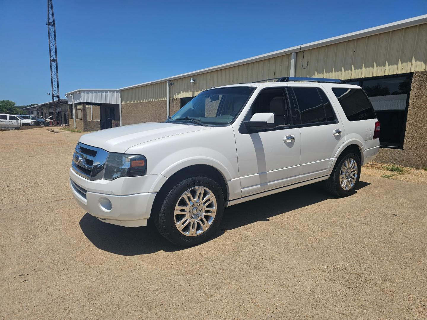 2013 WHITE Ford Expedition Limited 2WD (1FMJU1K54DE) with an 5.4L V8 SOHC 16V FFV engine, 6-Speed Automatic transmission, located at 533 S Seven Points BLVD, Seven Points, TX, 75143, (430) 255-4030, 32.313999, -96.209351 - Photo#0