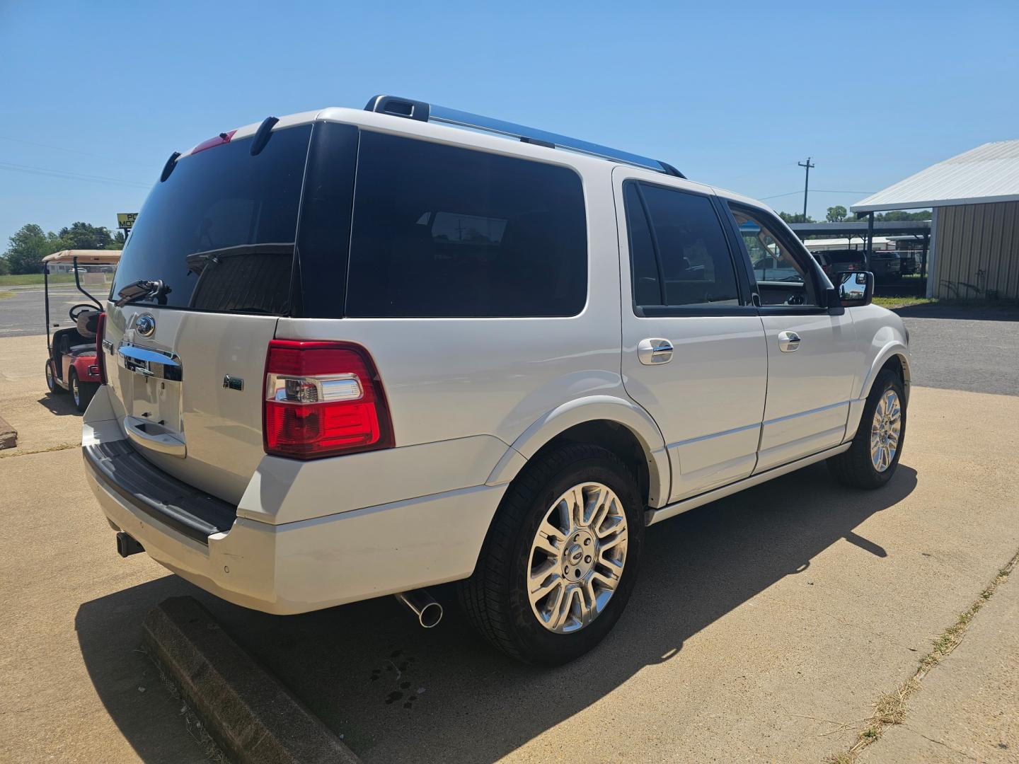 2013 WHITE Ford Expedition Limited 2WD (1FMJU1K54DE) with an 5.4L V8 SOHC 16V FFV engine, 6-Speed Automatic transmission, located at 533 S Seven Points BLVD, Seven Points, TX, 75143, (430) 255-4030, 32.313999, -96.209351 - Photo#2