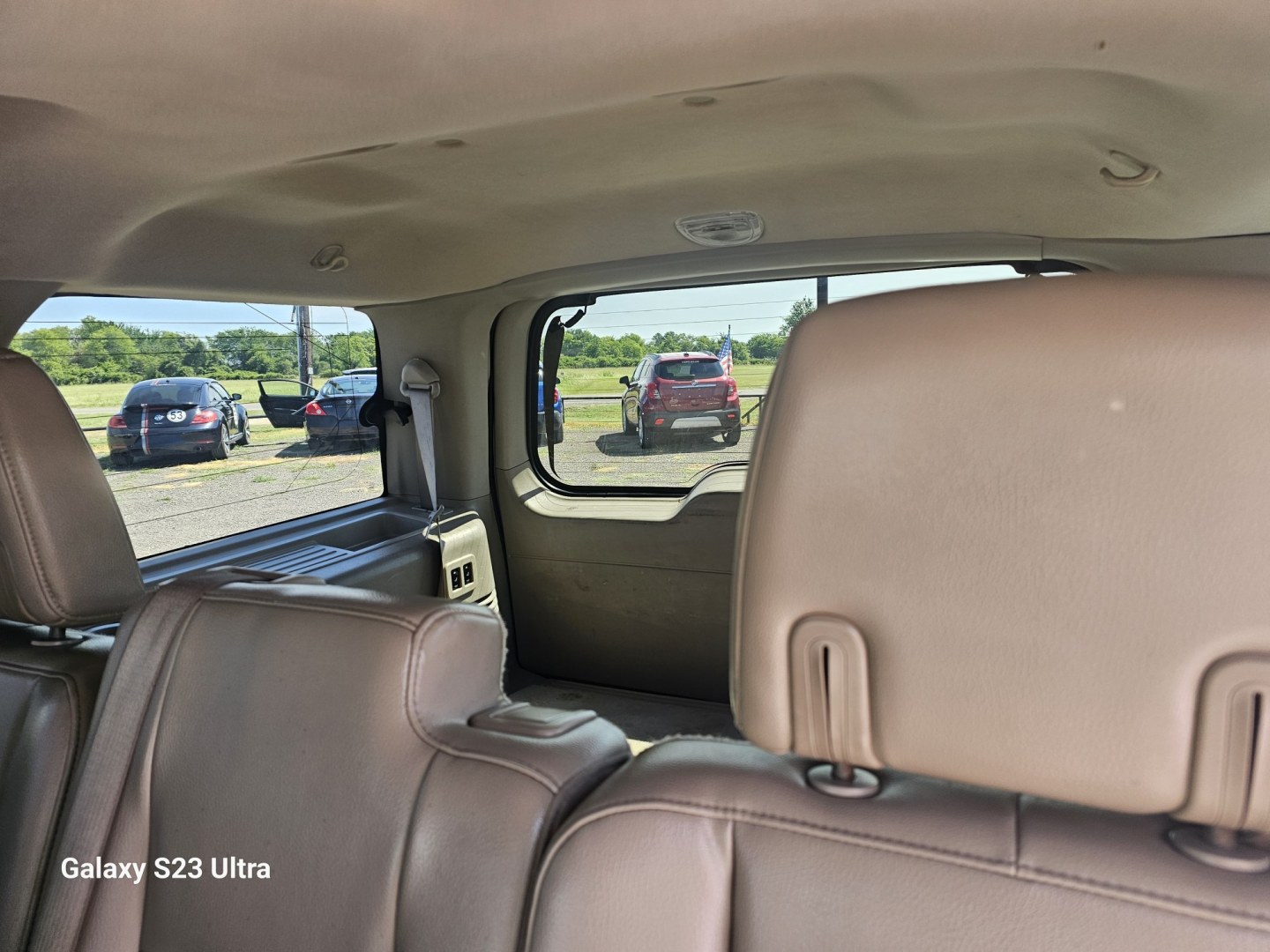 2013 WHITE Ford Expedition Limited 2WD (1FMJU1K54DE) with an 5.4L V8 SOHC 16V FFV engine, 6-Speed Automatic transmission, located at 607 S Seven Points BLVD, Seven Points, TX, 75143, (430) 255-4030, 32.313934, -96.207932- Photo#6
