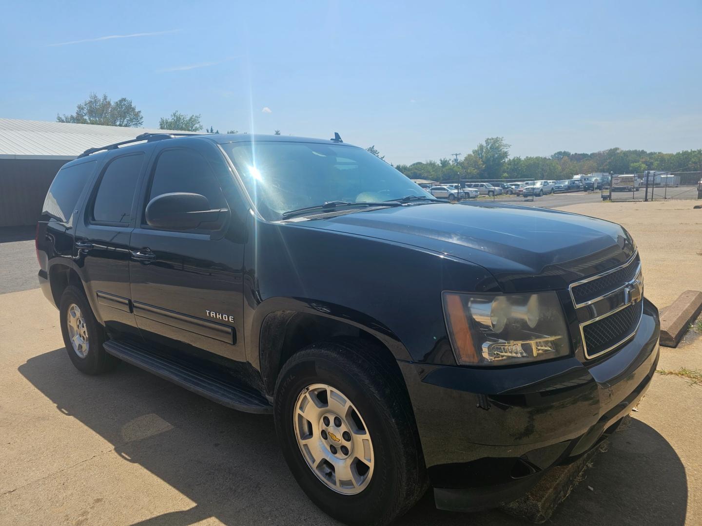 2011 BLACK Chevrolet Tahoe LT 2WD (1GNSCBE09BR) with an 5.3L V8 OHV 16V FFV engine, 6-Speed Automatic transmission, located at 533 S Seven Points BLVD, Seven Points, TX, 75143, (430) 255-4030, 32.313999, -96.209351 - Photo#1