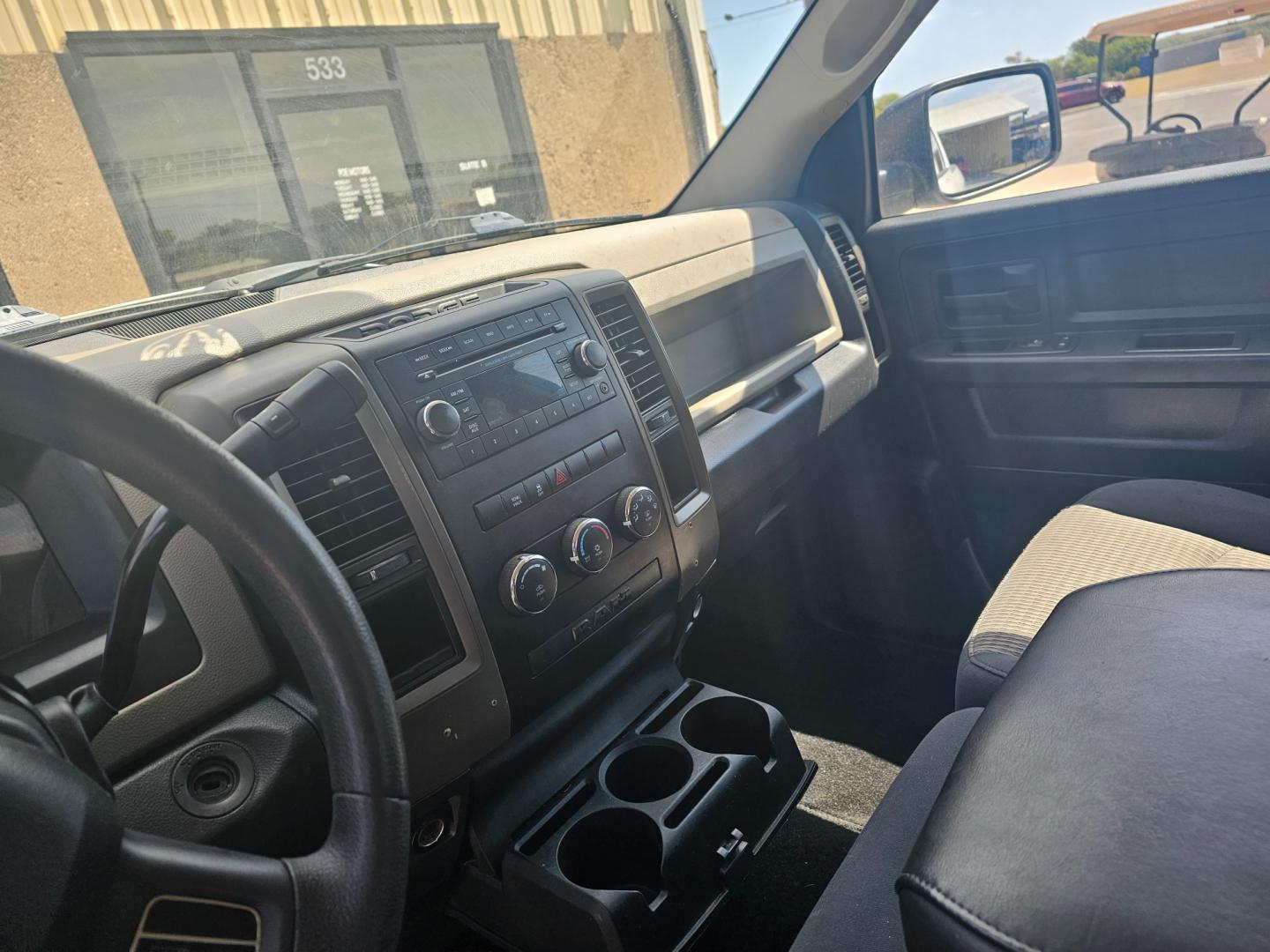 2012 WHITE Dodge Ram 1500 ST Quad Cab 2WD (1C6RD6FP9CS) with an 4.7L V8 SOHC 16V FFV engine, 6-Speed Automatic transmission, located at 533 S Seven Points BLVD, Seven Points, TX, 75143, (430) 255-4030, 32.313999, -96.209351 - Photo#5