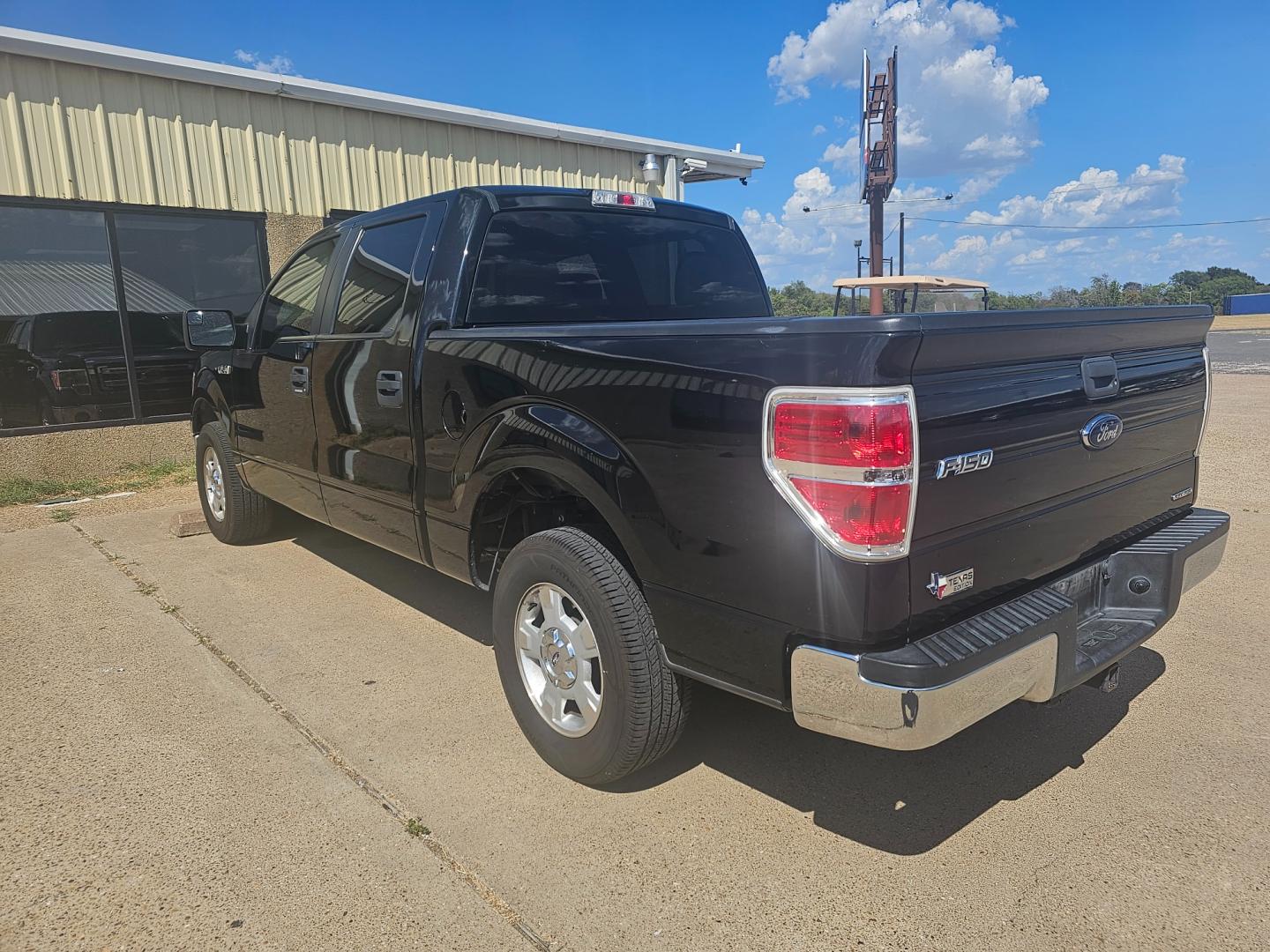 2013 BLACK Ford F-150 FX2 SuperCrew 5.5-ft. Bed 2WD (1FTFW1CFXDK) with an 5.0L V8 engine, 6-Speed Automatic transmission, located at 533 S Seven Points BLVD, Seven Points, TX, 75143, (430) 255-4030, 32.313999, -96.209351 - Photo#3