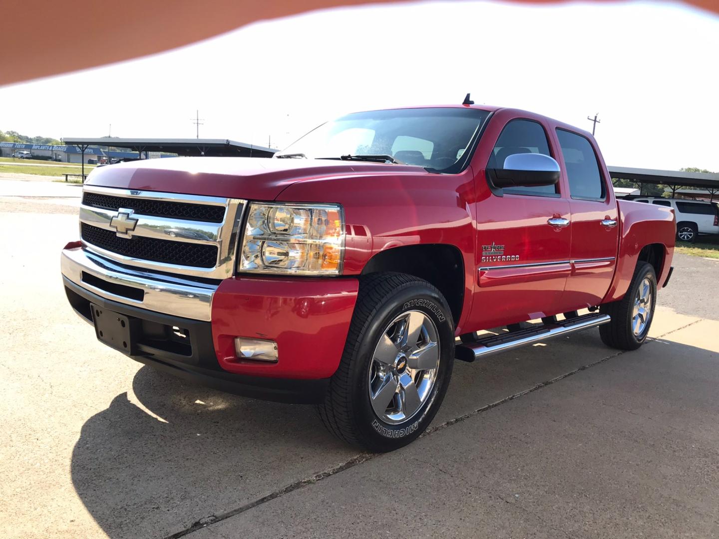 2011 Red Chevrolet Silverado 1500 LT Crew Cab 2WD (3GCPCSE04BG) with an 5.3L V8 OHV 16V FFV engine, 4-Speed Automatic transmission, located at 533 S Seven Points BLVD, Seven Points, TX, 75143, (430) 255-4030, 32.313999, -96.209351 - Photo#0