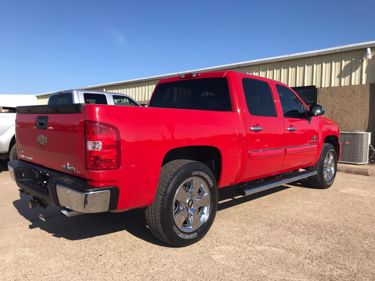 2011 Red Chevrolet Silverado 1500 LT Crew Cab 2WD (3GCPCSE04BG) with an 5.3L V8 OHV 16V FFV engine, 4-Speed Automatic transmission, located at 533 S Seven Points BLVD, Seven Points, TX, 75143, (430) 255-4030, 32.313999, -96.209351 - Photo#1