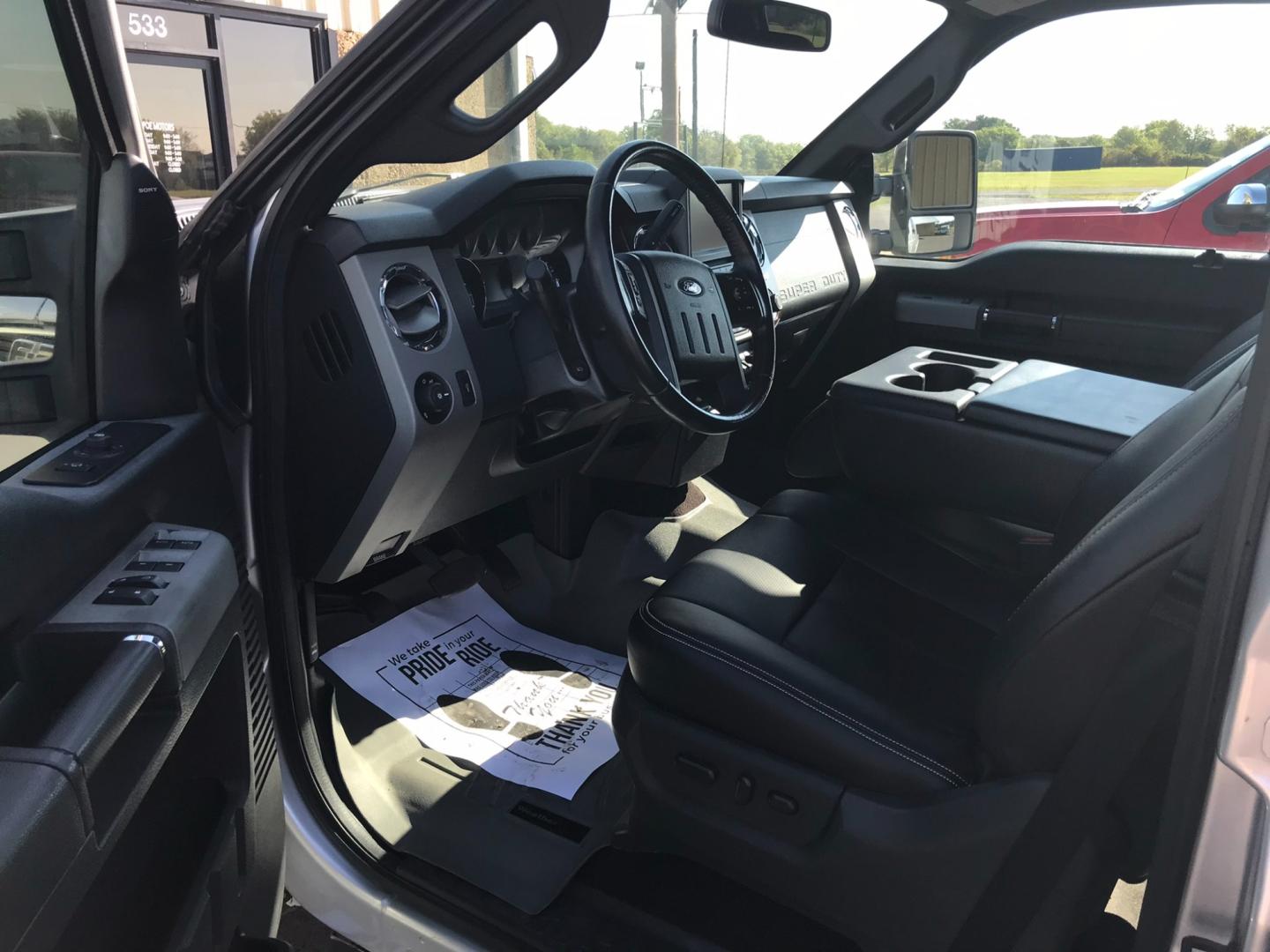 2016 SILVER Ford F-250 SD King Ranch Crew Cab 4WD (1FT7W2BT6GE) with an 6.7L V8 OHV 16V DIESEL engine, 6A transmission, located at 533 S Seven Points BLVD, Seven Points, TX, 75143, (430) 255-4030, 32.313999, -96.209351 - Photo#3