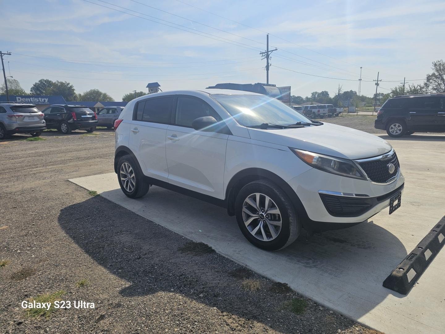2014 WHITE Kia Sportage LX FWD (KNDPB3AC1E7) with an 2.4L V6 DOHC 24V engine, 6-Speed Automatic transmission, located at 607 S Seven Points BLVD, Seven Points, TX, 75143, (430) 255-4030, 32.313934, -96.207932- Photo#1