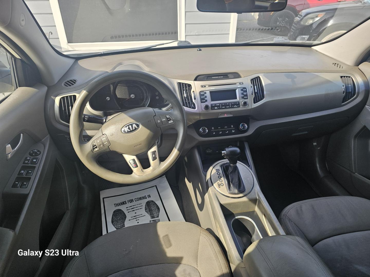 2014 WHITE Kia Sportage LX FWD (KNDPB3AC1E7) with an 2.4L V6 DOHC 24V engine, 6-Speed Automatic transmission, located at 607 S Seven Points BLVD, Seven Points, TX, 75143, (430) 255-4030, 32.313934, -96.207932- Photo#4