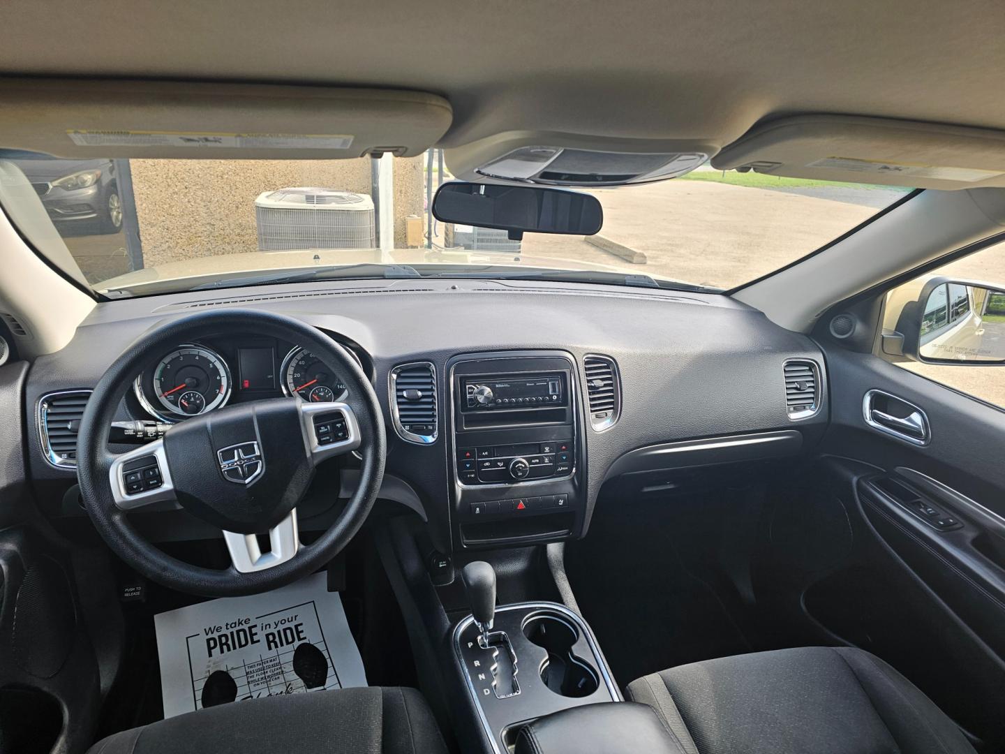 2011 GOLD Dodge Durango Express 2WD (1D4RD2GG1BC) with an 3.6L V6 DOHC 24V engine, located at 533 S Seven Points BLVD, Seven Points, TX, 75143, (430) 255-4030, 32.313999, -96.209351 - Photo#4