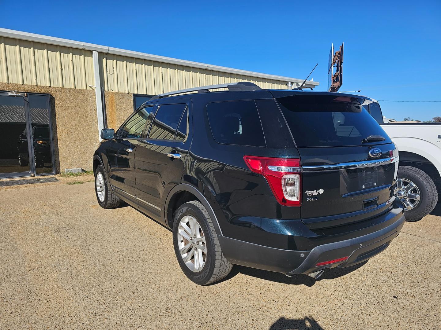 2014 DARK GREEN Ford Explorer XLT FWD (1FM5K7D95EG) with an 2.0L L4 DOHC 16V TURBO engine, 6-Speed Automatic transmission, located at 533 S Seven Points BLVD, Seven Points, TX, 75143, (430) 255-4030, 32.313999, -96.209351 - Photo#3