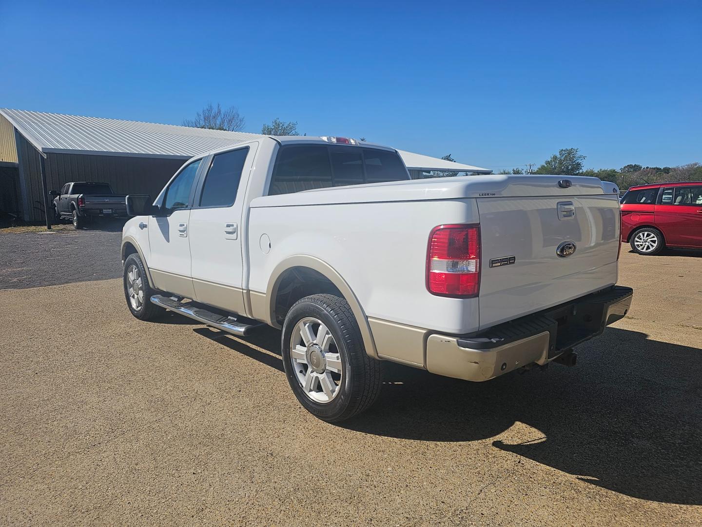 2007 WHITE Ford F-150 FX4 SuperCrew (1FTPW14V17K) with an 5.4L V8 SOHC 24V FFV engine, 4-Speed Automatic Overdrive transmission, located at 533 S Seven Points BLVD, Seven Points, TX, 75143, (430) 255-4030, 32.313999, -96.209351 - Photo#3