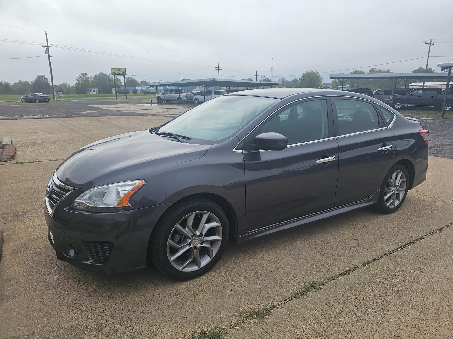 2013 GRAY Nissan Sentra S 6MT (3N1AB7AP6DL) with an 2.0L L4 DOHC 16V engine, 6-Speed Manual transmission, located at 533 S Seven Points BLVD, Seven Points, TX, 75143, (430) 255-4030, 32.313999, -96.209351 - Photo#0