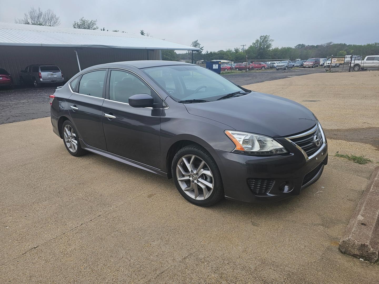 2013 GRAY Nissan Sentra S 6MT (3N1AB7AP6DL) with an 2.0L L4 DOHC 16V engine, 6-Speed Manual transmission, located at 533 S Seven Points BLVD, Seven Points, TX, 75143, (430) 255-4030, 32.313999, -96.209351 - Photo#1