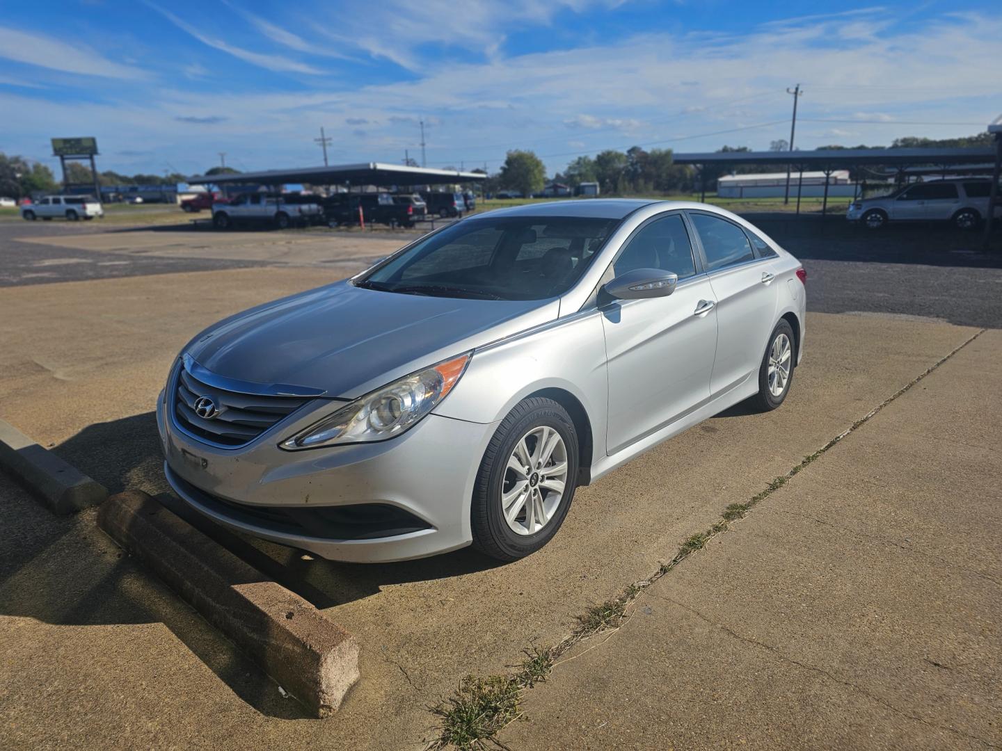 2014 SILVER Hyundai Sonata GLS (5NPEB4AC4EH) with an 2.4L L4 DOHC 16V engine, 6-Speed Automatic transmission, located at 533 S Seven Points BLVD, Seven Points, TX, 75143, (430) 255-4030, 32.313999, -96.209351 - Photo#0