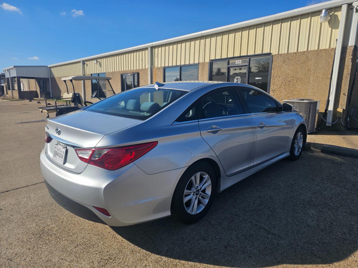 2014 SILVER Hyundai Sonata GLS (5NPEB4AC4EH) with an 2.4L L4 DOHC 16V engine, 6-Speed Automatic transmission, located at 533 S Seven Points BLVD, Seven Points, TX, 75143, (430) 255-4030, 32.313999, -96.209351 - Photo#1