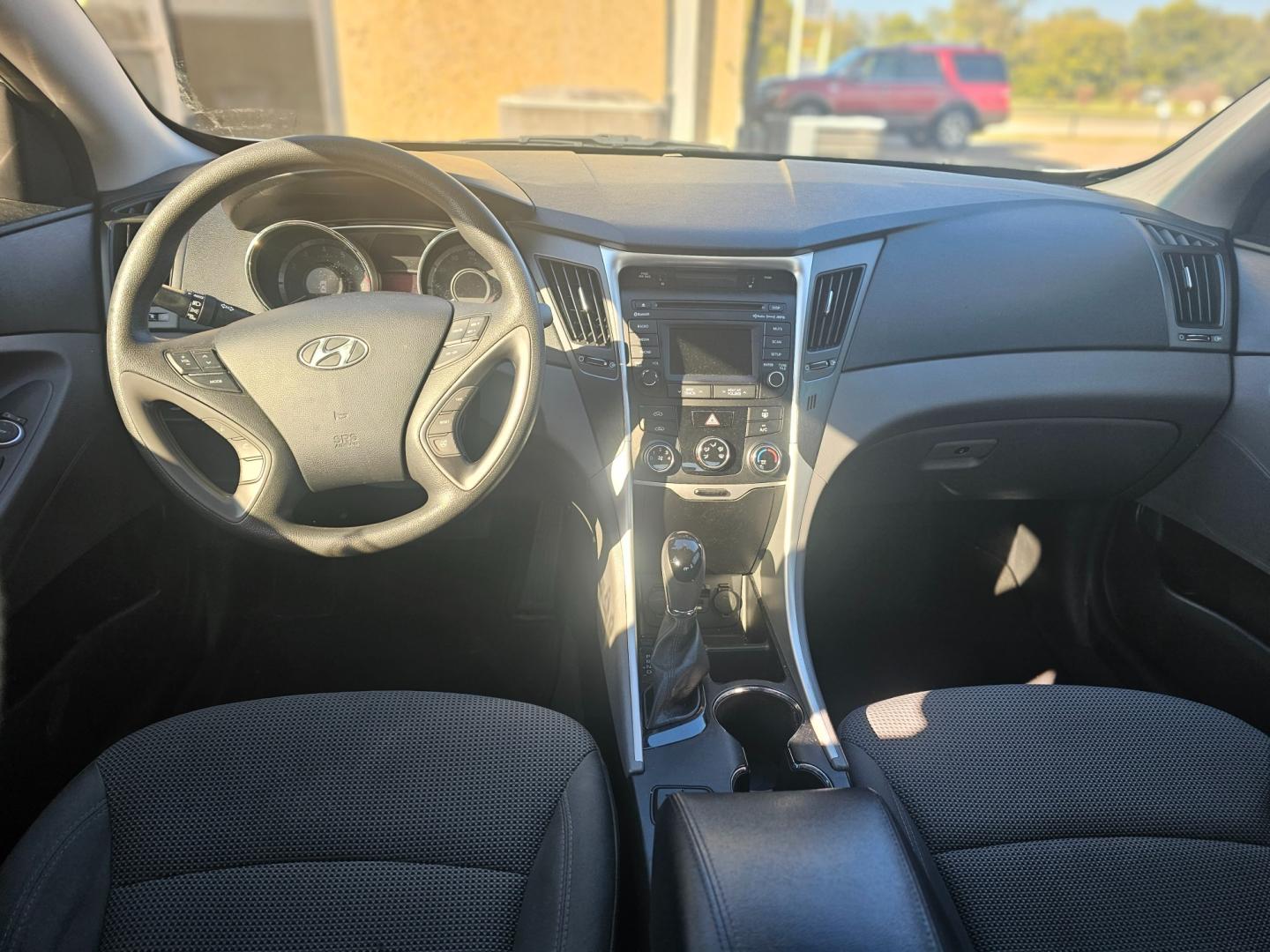 2014 SILVER Hyundai Sonata GLS (5NPEB4AC4EH) with an 2.4L L4 DOHC 16V engine, 6-Speed Automatic transmission, located at 533 S Seven Points BLVD, Seven Points, TX, 75143, (430) 255-4030, 32.313999, -96.209351 - Photo#4