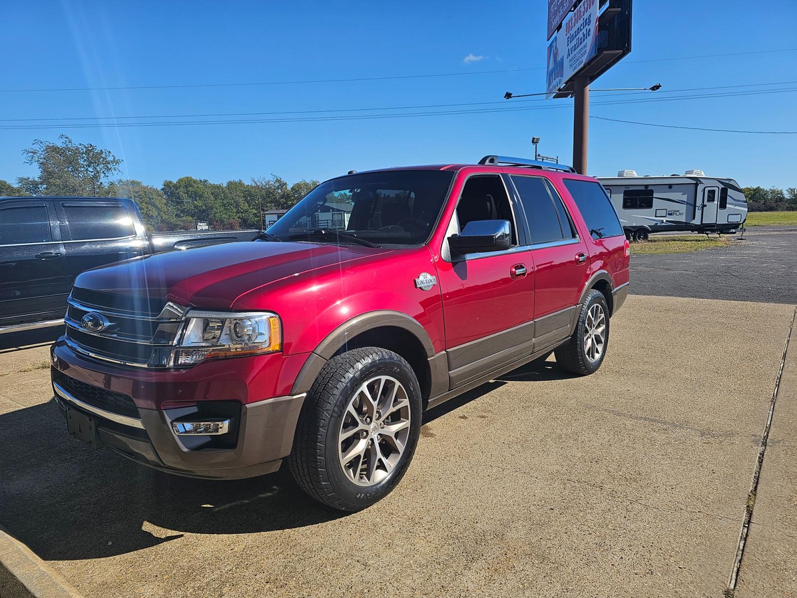 2017 MAROON Ford Expedition XLT 2WD (1FMJU1HT2HE) with an 3.5L V6 DOHC 24V FFV engine, 6A transmission, located at 533 S Seven Points BLVD, Seven Points, TX, 75143, (430) 255-4030, 32.313999, -96.209351 - Photo #0