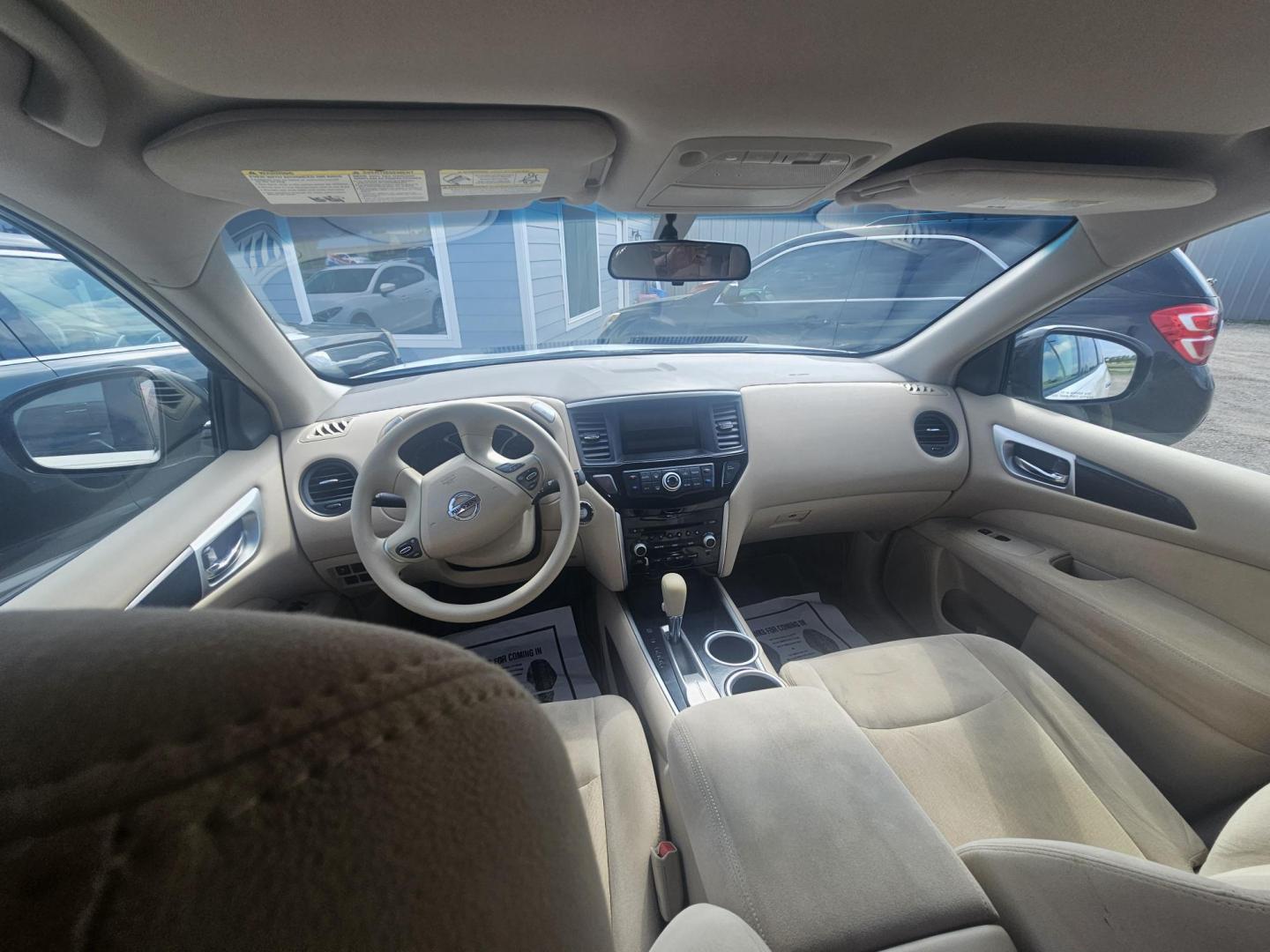 2013 WHITE Nissan Pathfinder LE 2WD (5N1AR2MN0DC) with an 3.5L V6 DOHC 24V engine, Continuously Variable Transmission transmission, located at 607 S Seven Points BLVD, Seven Points, TX, 75143, (430) 255-4030, 32.313934, -96.207932 - Photo#4