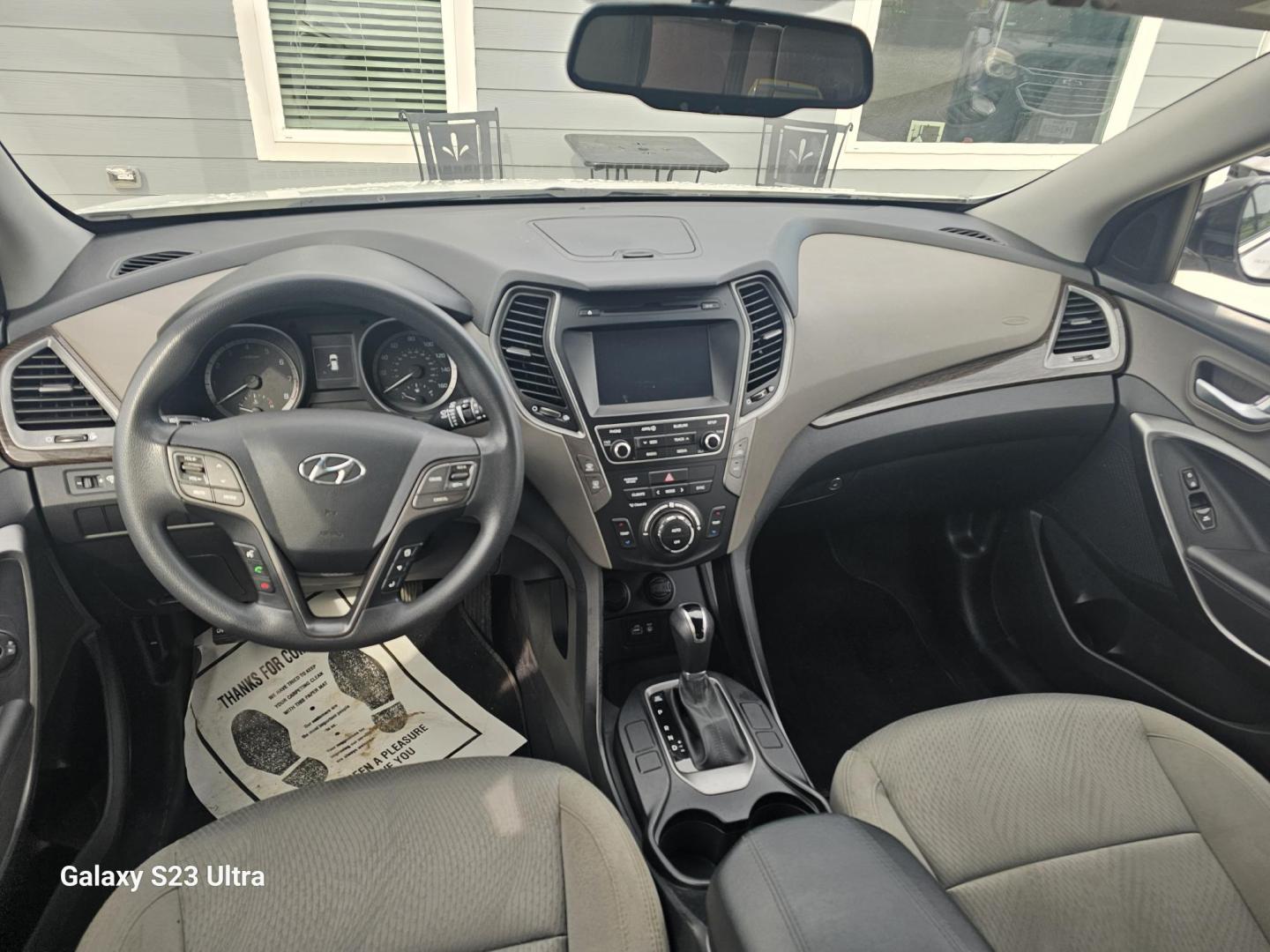 2017 WHITE Hyundai Santa Fe Sport 2.4 FWD (5NMZU3LB8HH) with an 2.4L L4 DOHC 16V engine, 6A transmission, located at 607 S Seven Points BLVD, Seven Points, TX, 75143, (430) 255-4030, 32.313934, -96.207932 - Photo#4